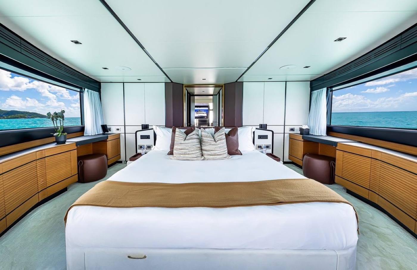 Vip Cabin 03.jpg