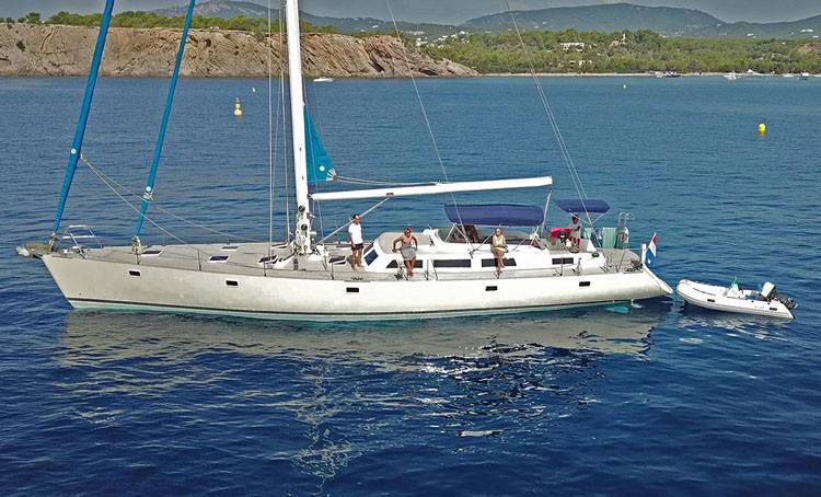 Voyager Dreams yacht.jpg