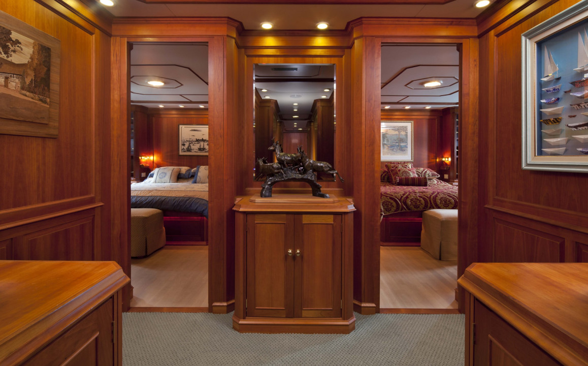 Vripack-Yacht pioneer-interior.jpg