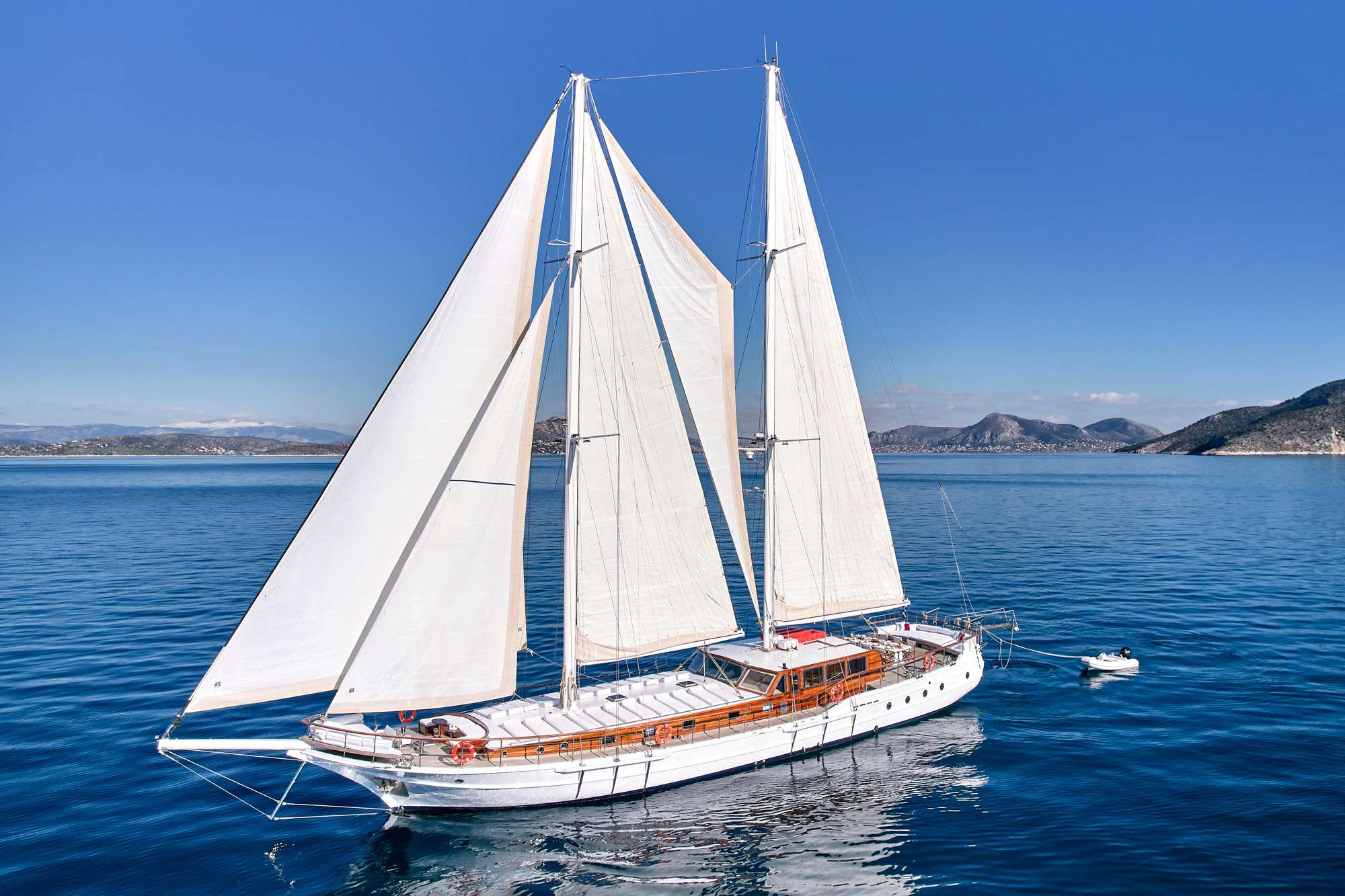 WHITE PEARL yacht.jpg