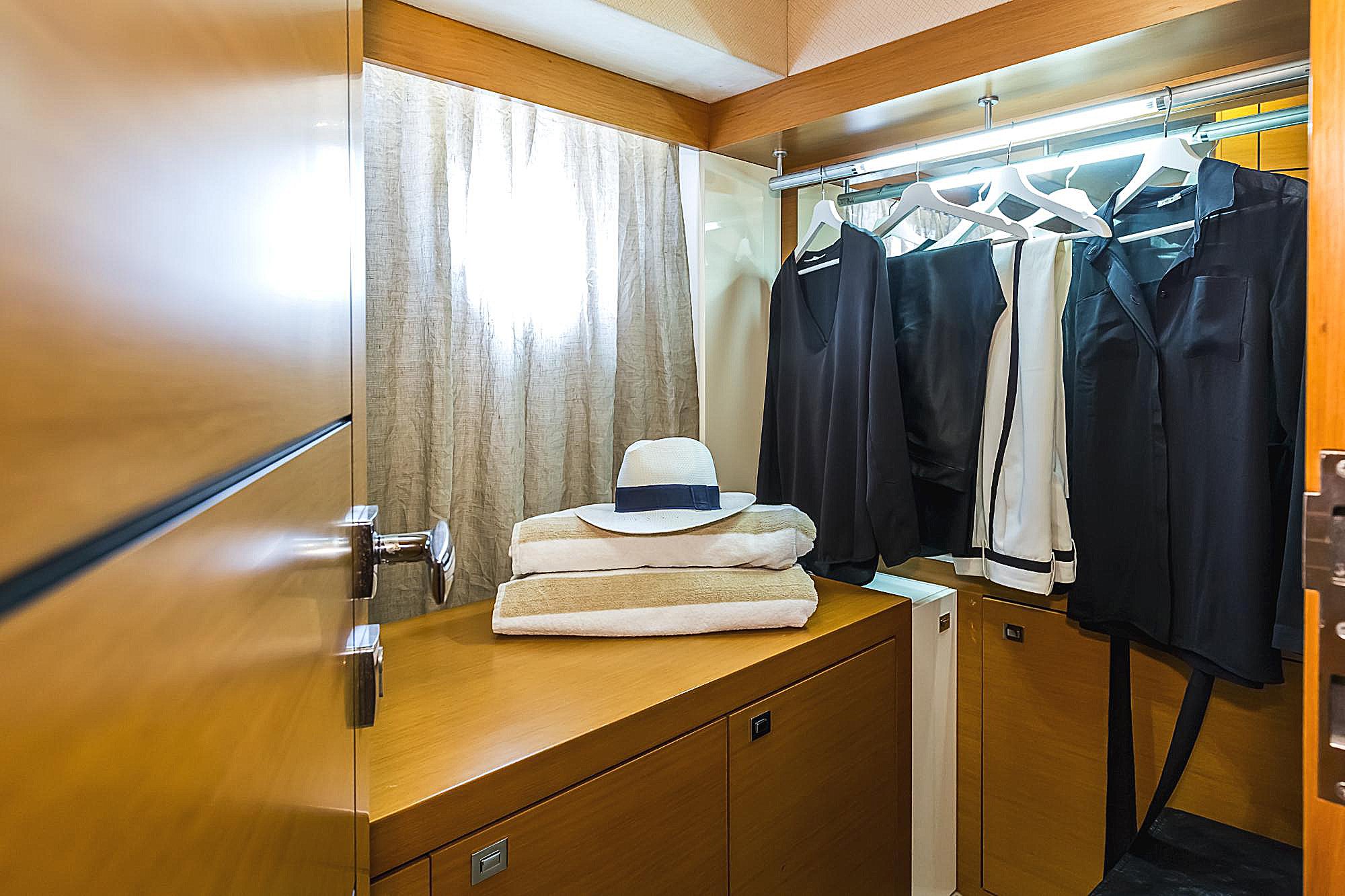 Wardrobe.jpg