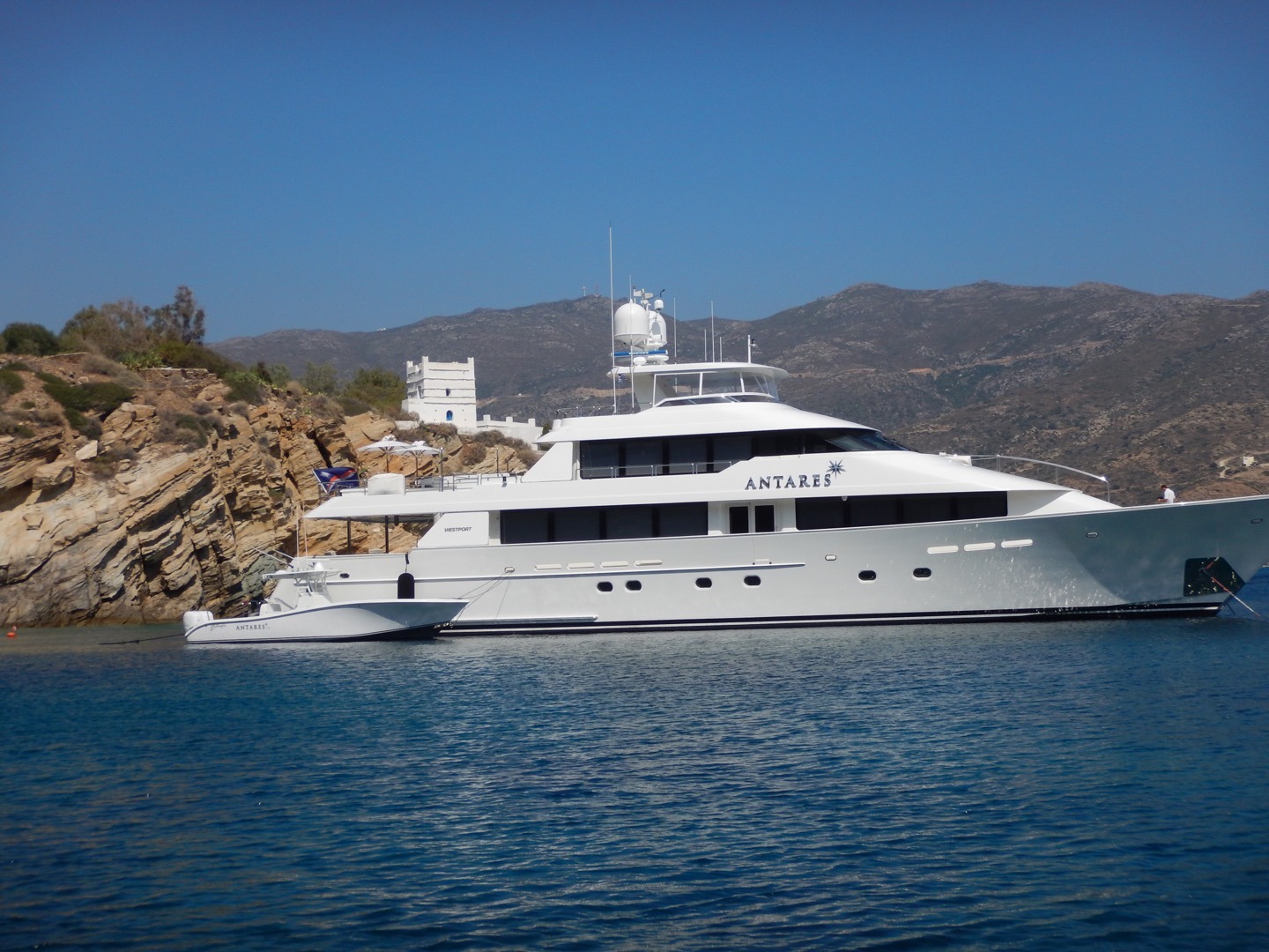 Westport motor yacht ANTARES - Profile with tender.jpg