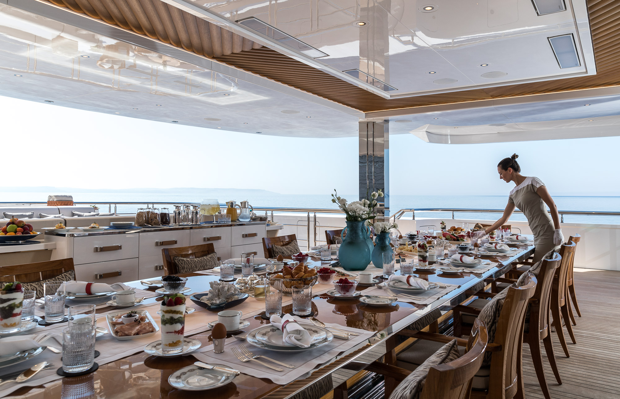 Wheelhouse aft deck breakfast.jpg