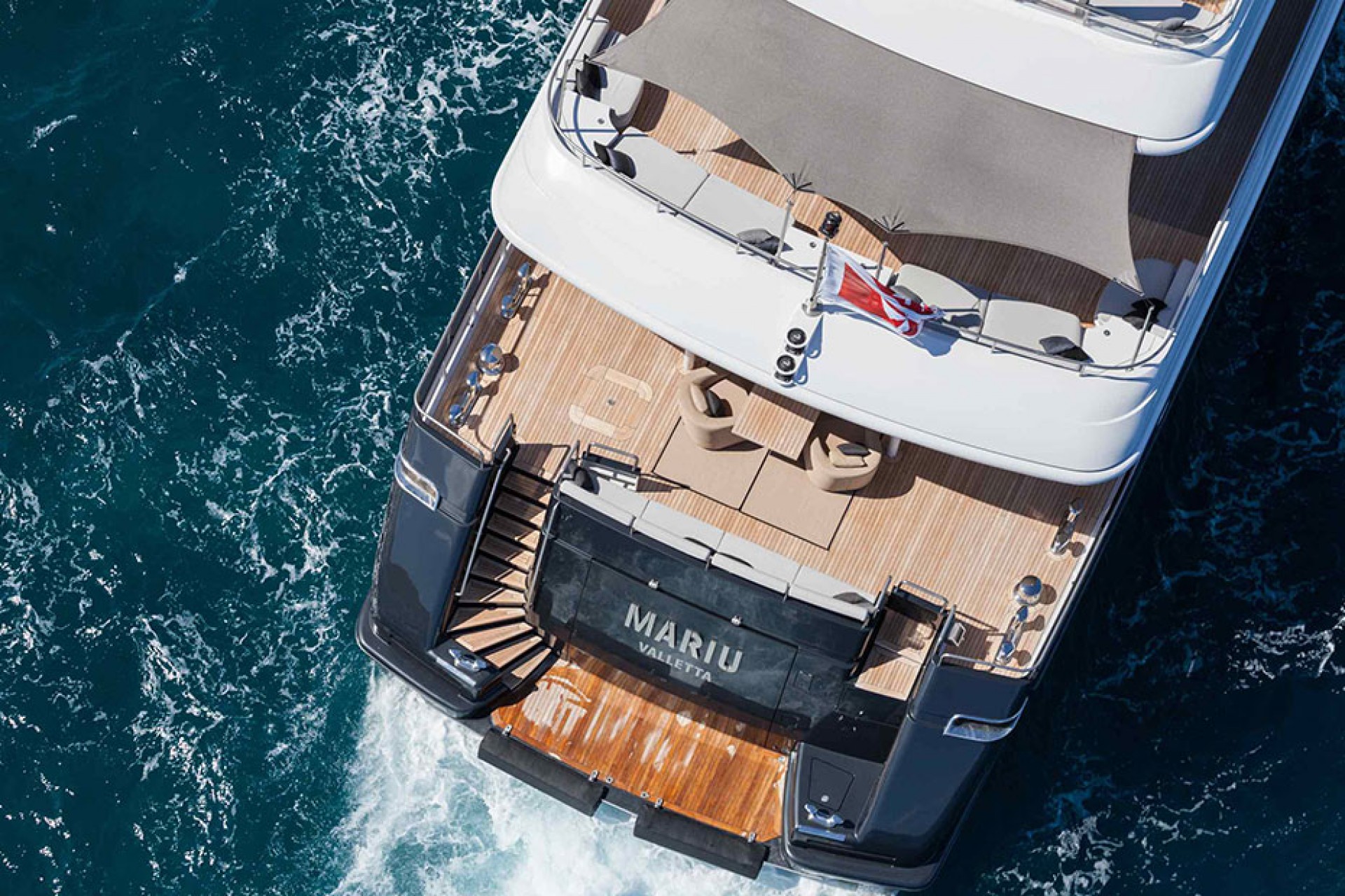 Yacht 'Mariu' aft.jpg