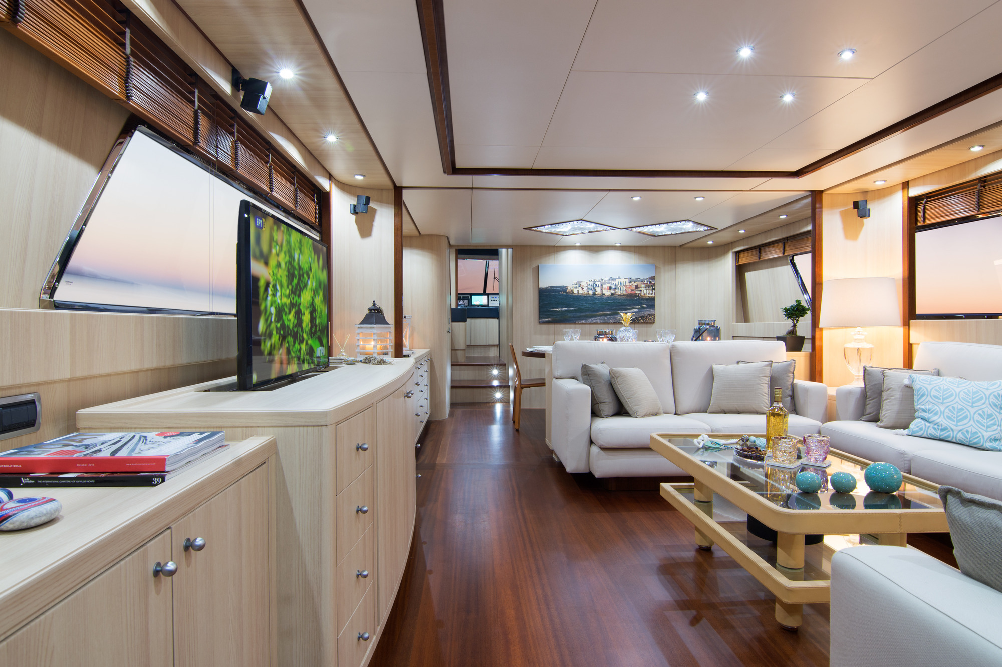 Yacht ACIONNA by San Lorenzo -Salon.jpg