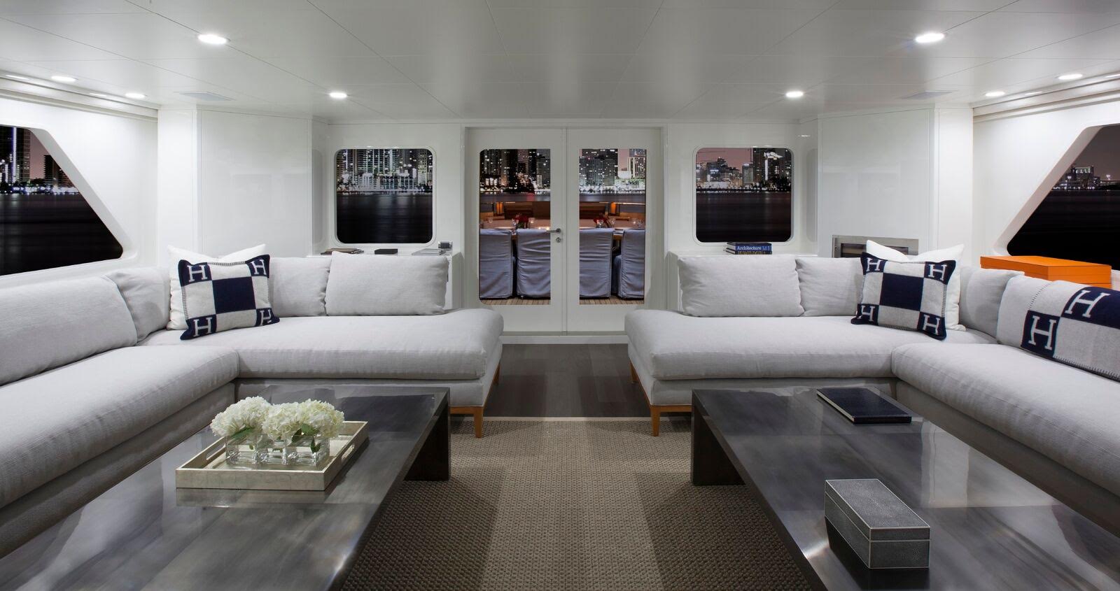 Yacht BG by Feadship - salon.jpg