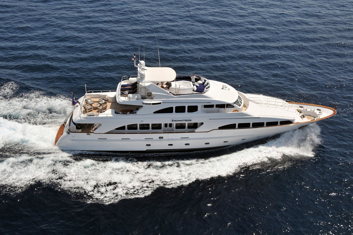 Yacht ENCHANTRESS a Benetti Classic underway 2.jpg