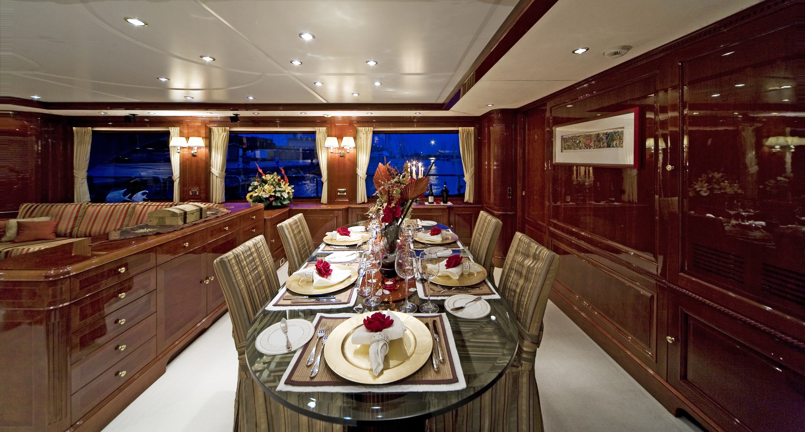 Yacht NANOU by Benetti - dining.jpg