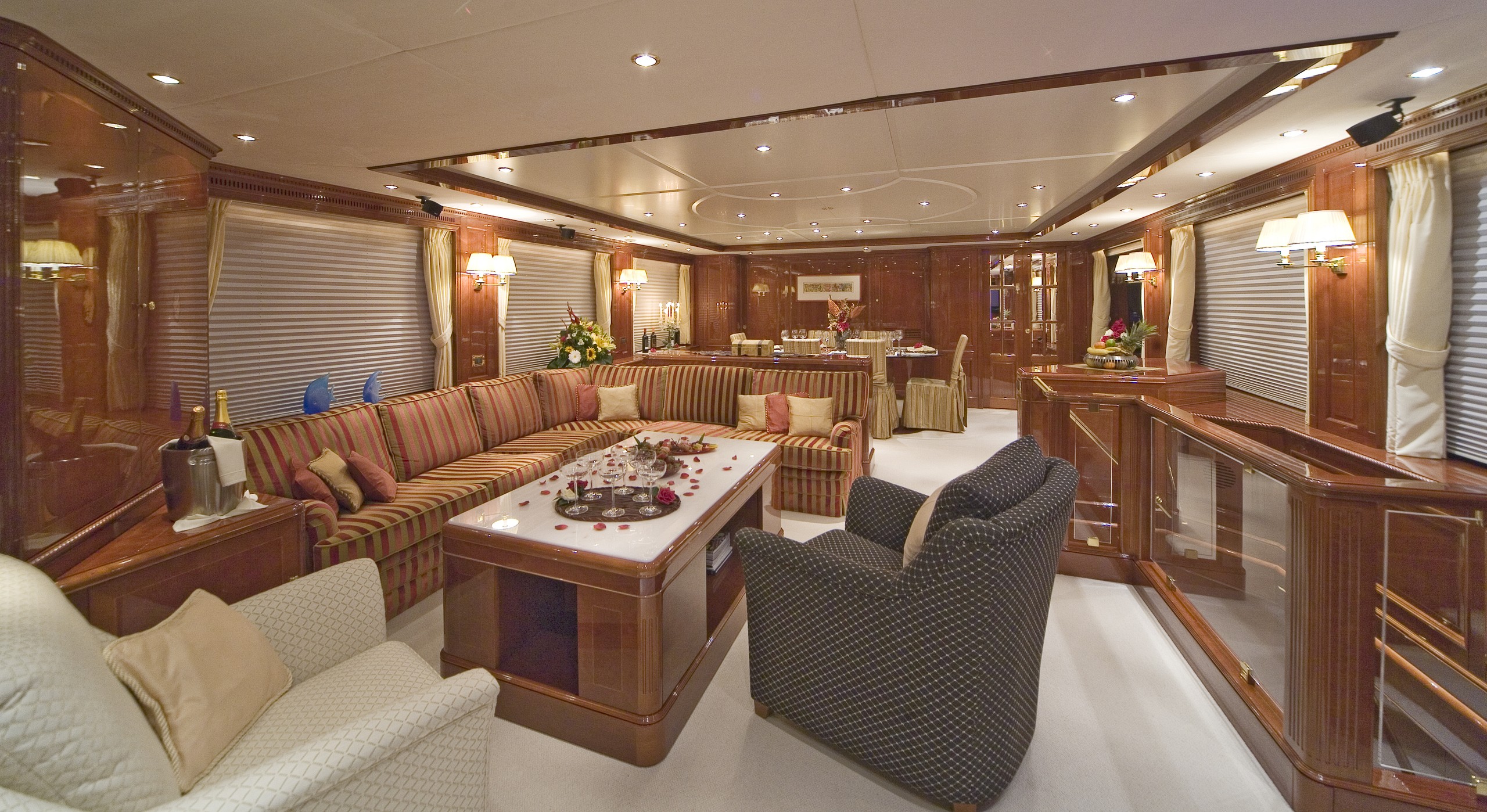 Yacht NANOU by Benetti - salon.jpg