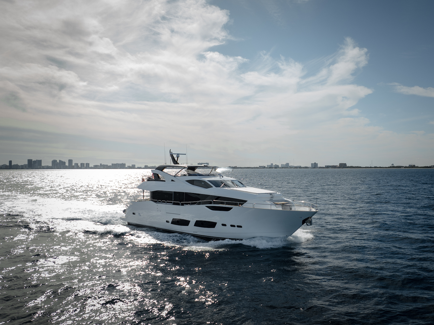 Yacht NIGORA.jpg