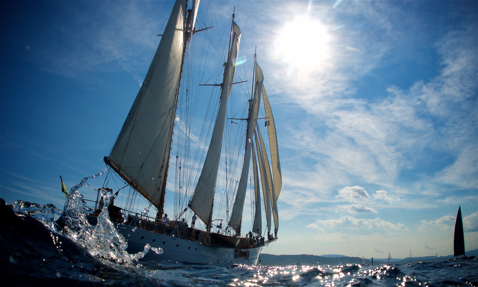 Yacht TRINAKRIA sailing.jpg