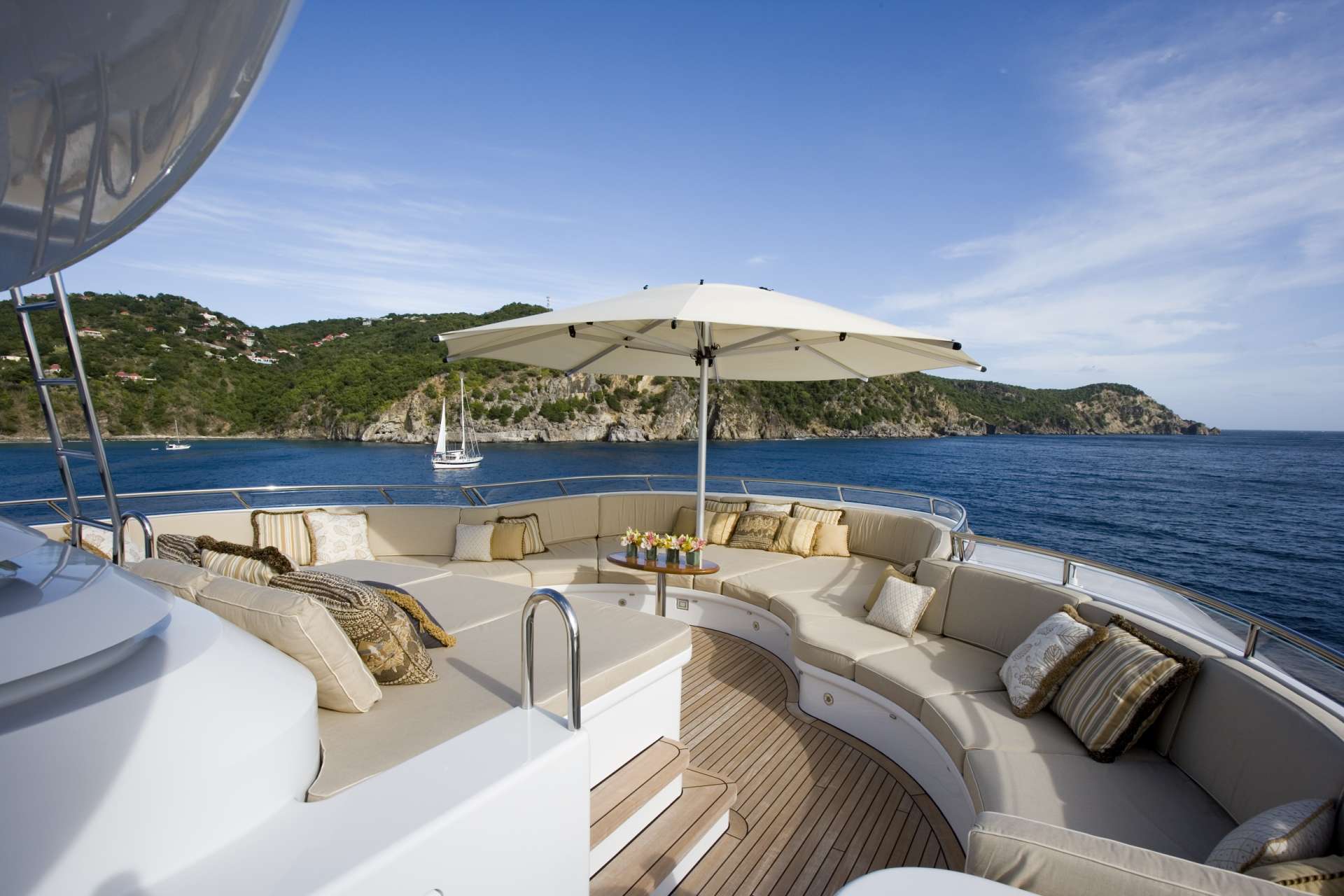 Yacht UTOPIA by Feadship - Aft Deck.jpg