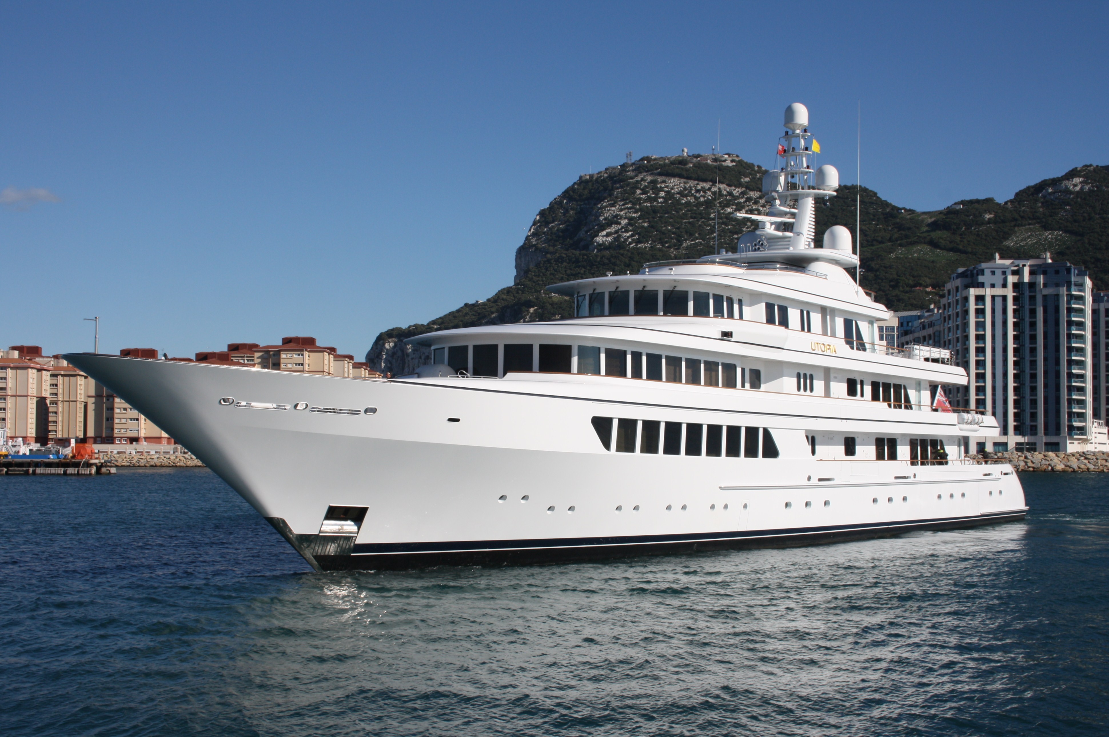 Yacht UTOPIA by Feadship.jpg
