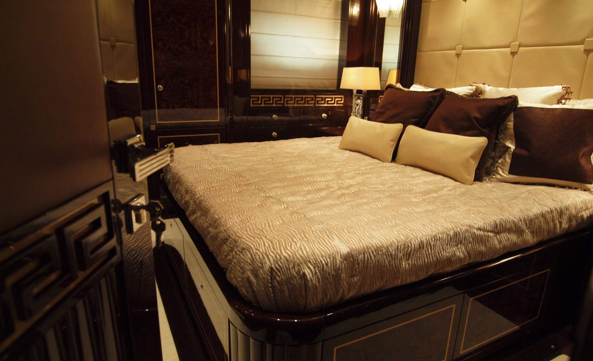 Yacht ZEUS by Overmarine Mangusta - A Double Cabin.jpg