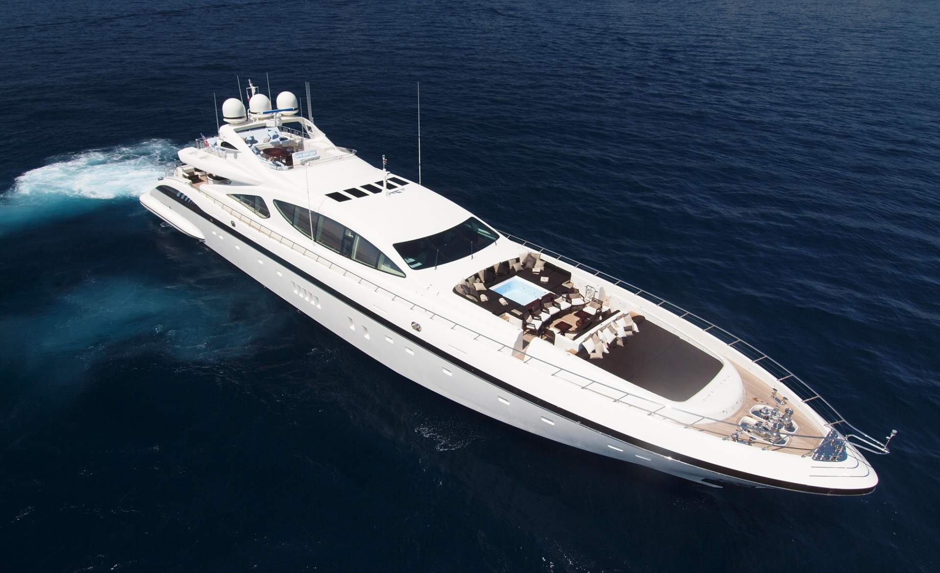 Yacht ZEUS by Overmarine Mangusta - From Above.jpg