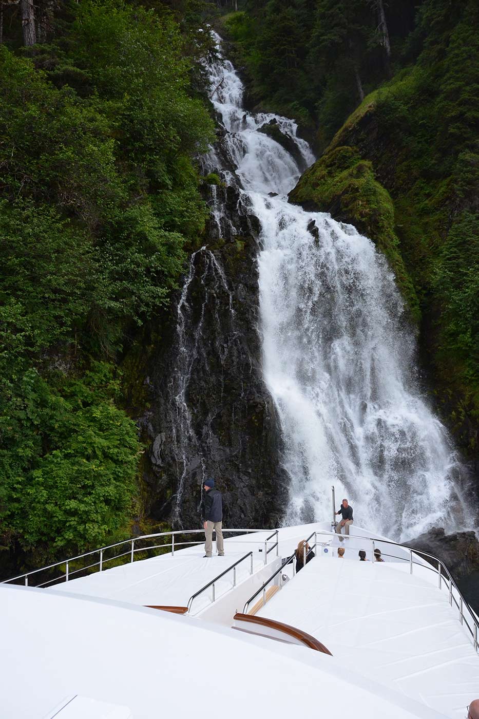 Yacht charter vacation in Alaska 7.jpg