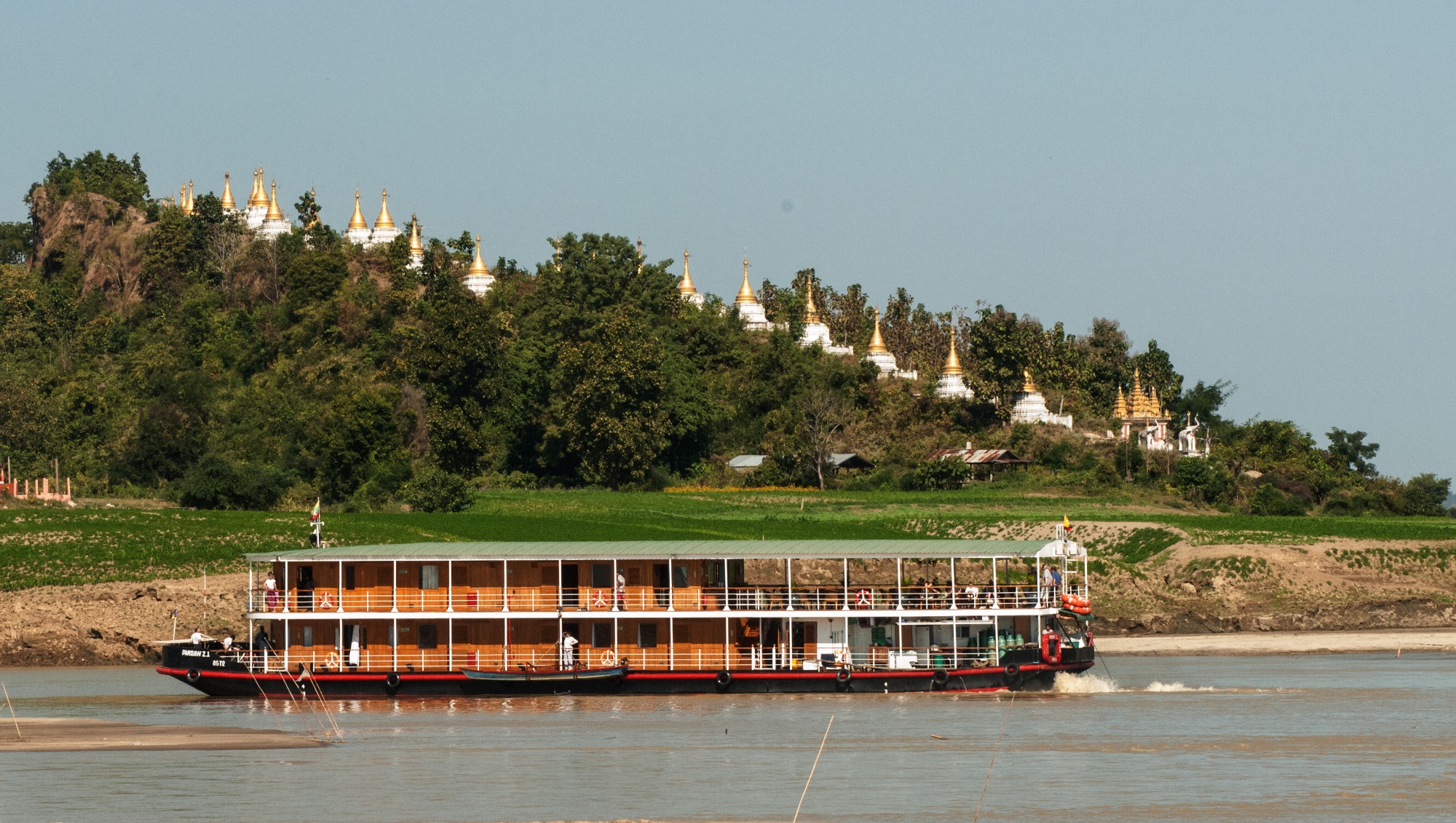 ZAWGYI River Yacht - Main shot.jpg