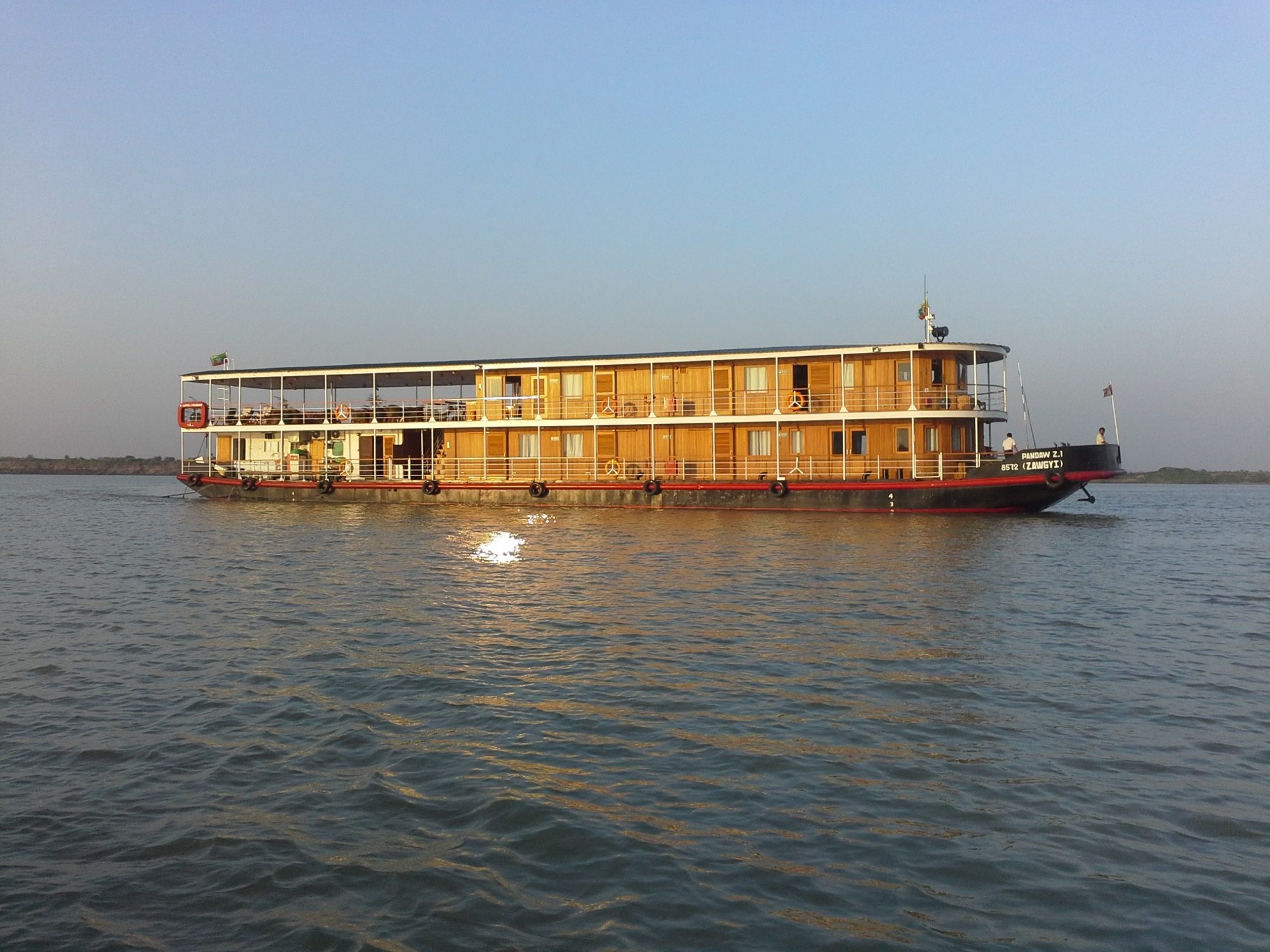 ZAWGYI River Yacht - On the river.jpg