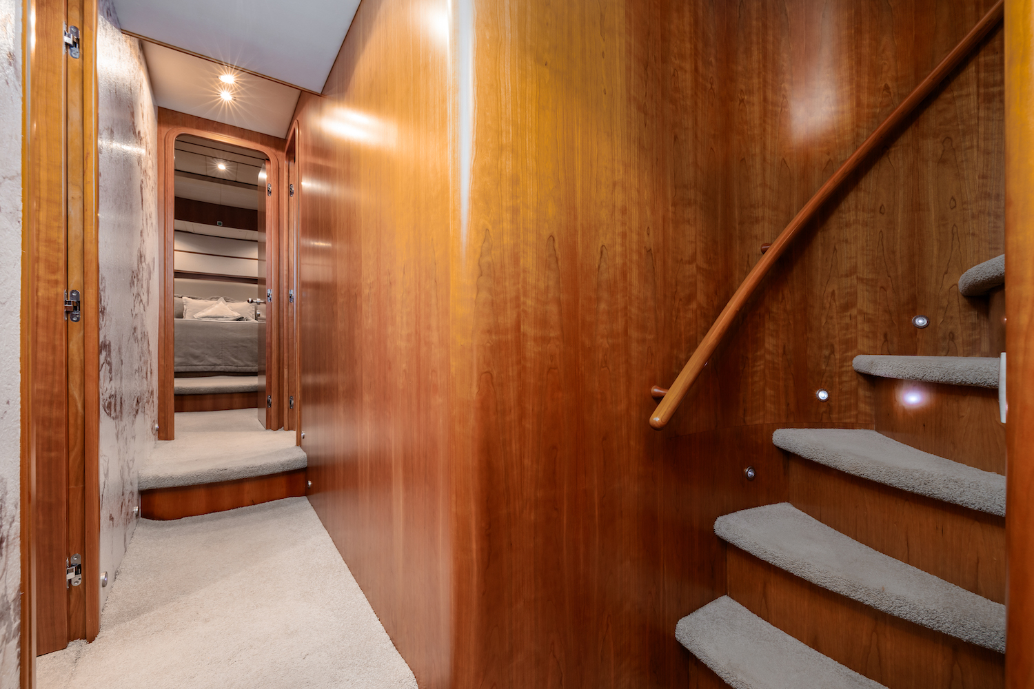 accommodation below deck .jpg