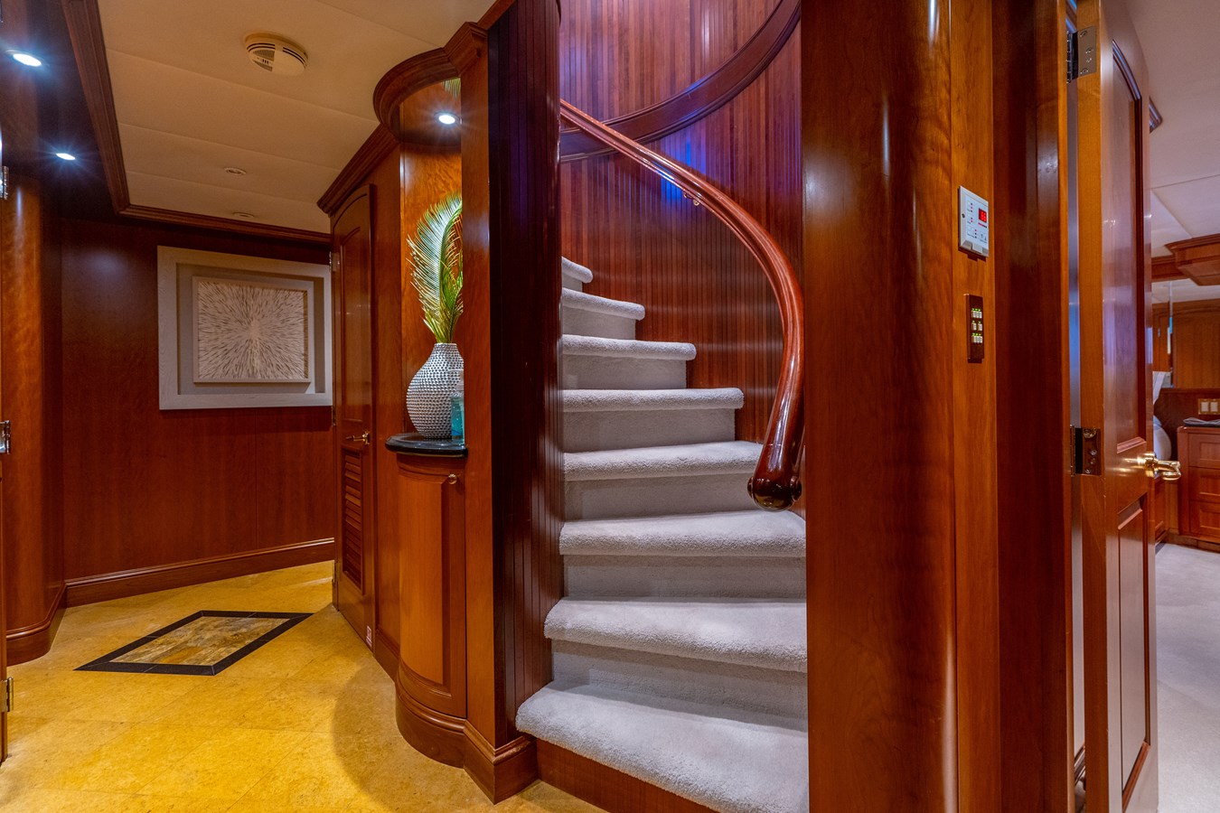accommodation stairs .jpg