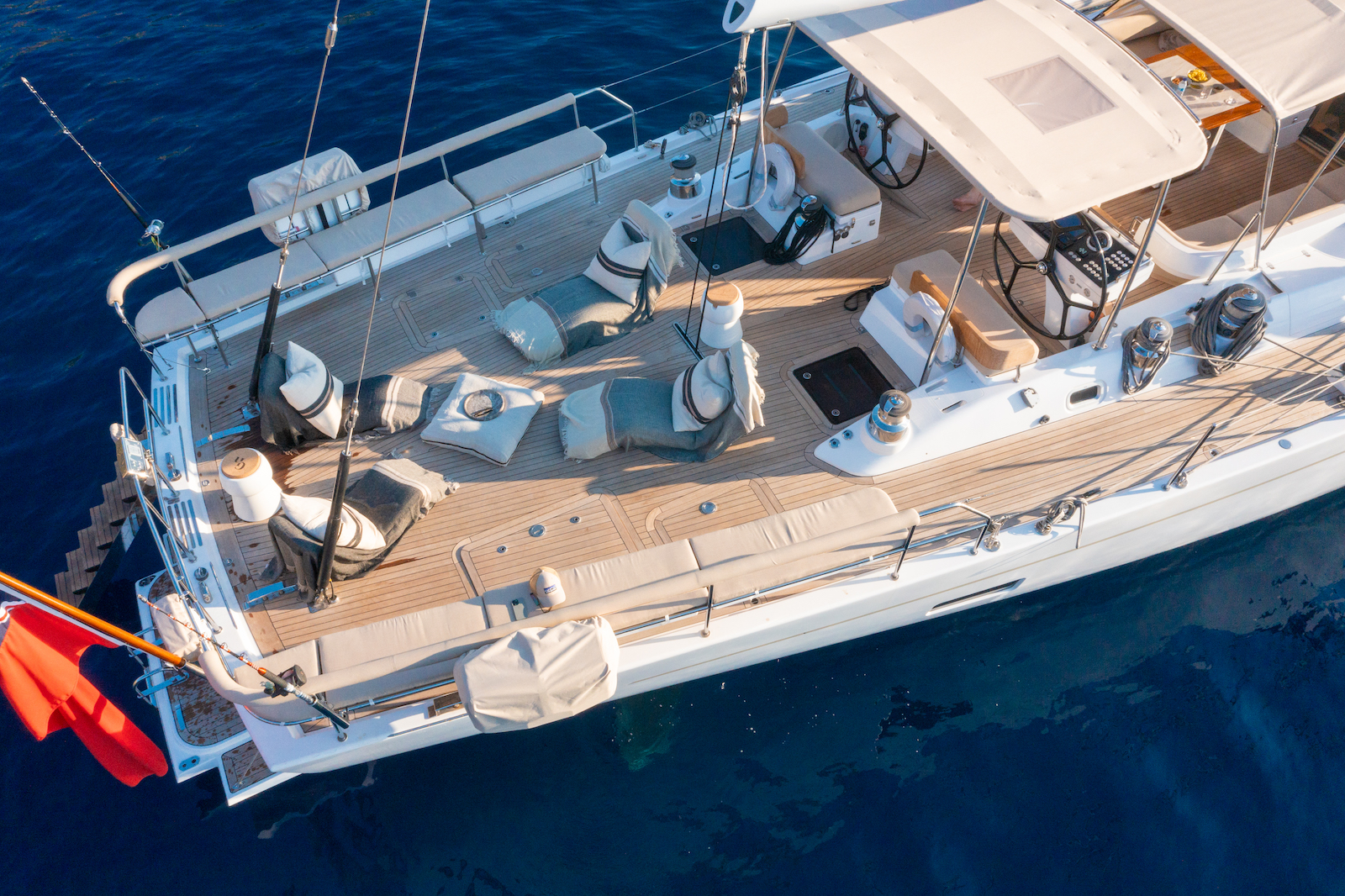 aerial of the aft deck .jpg