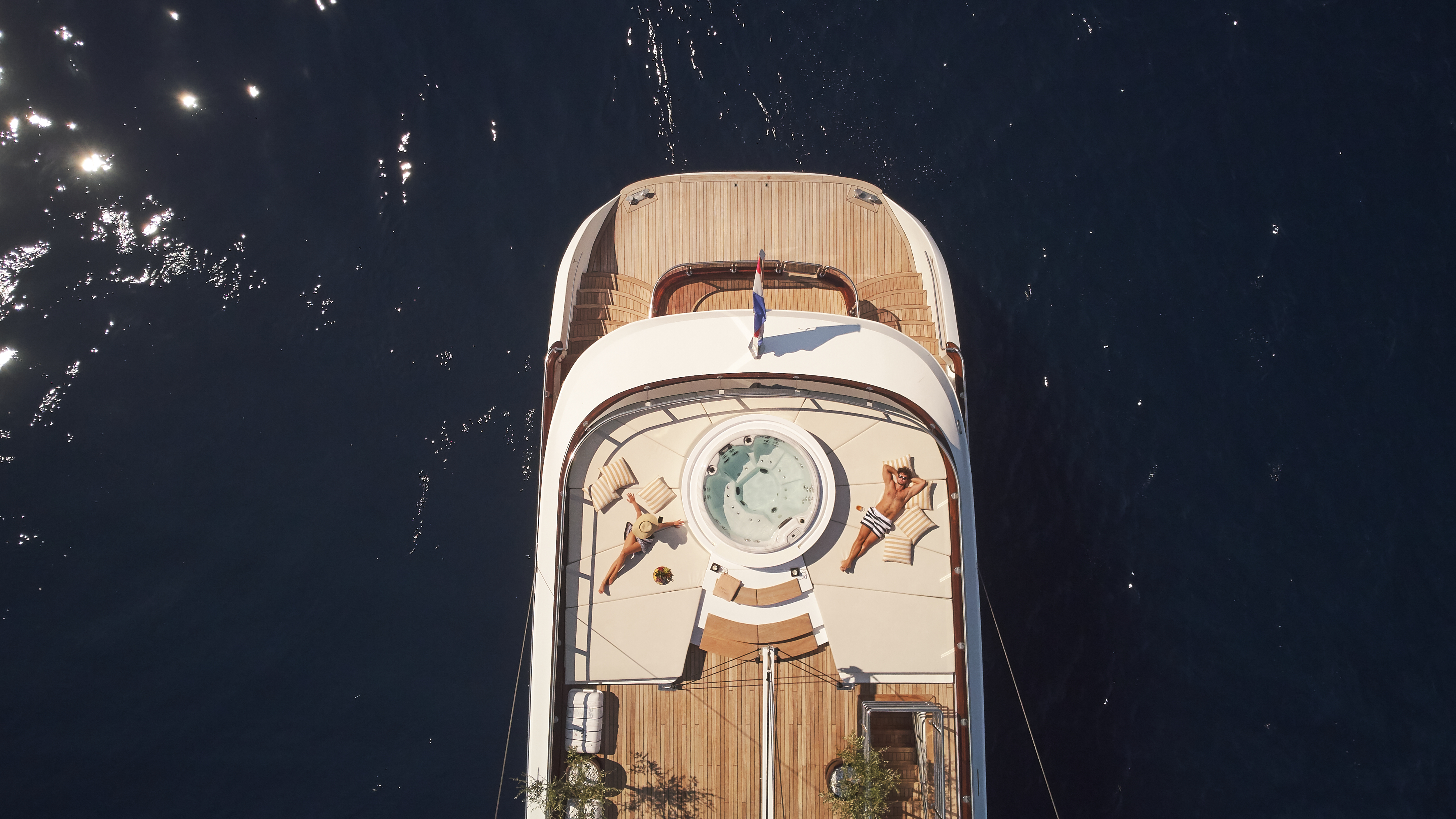 aerial of the aft decks .jpg