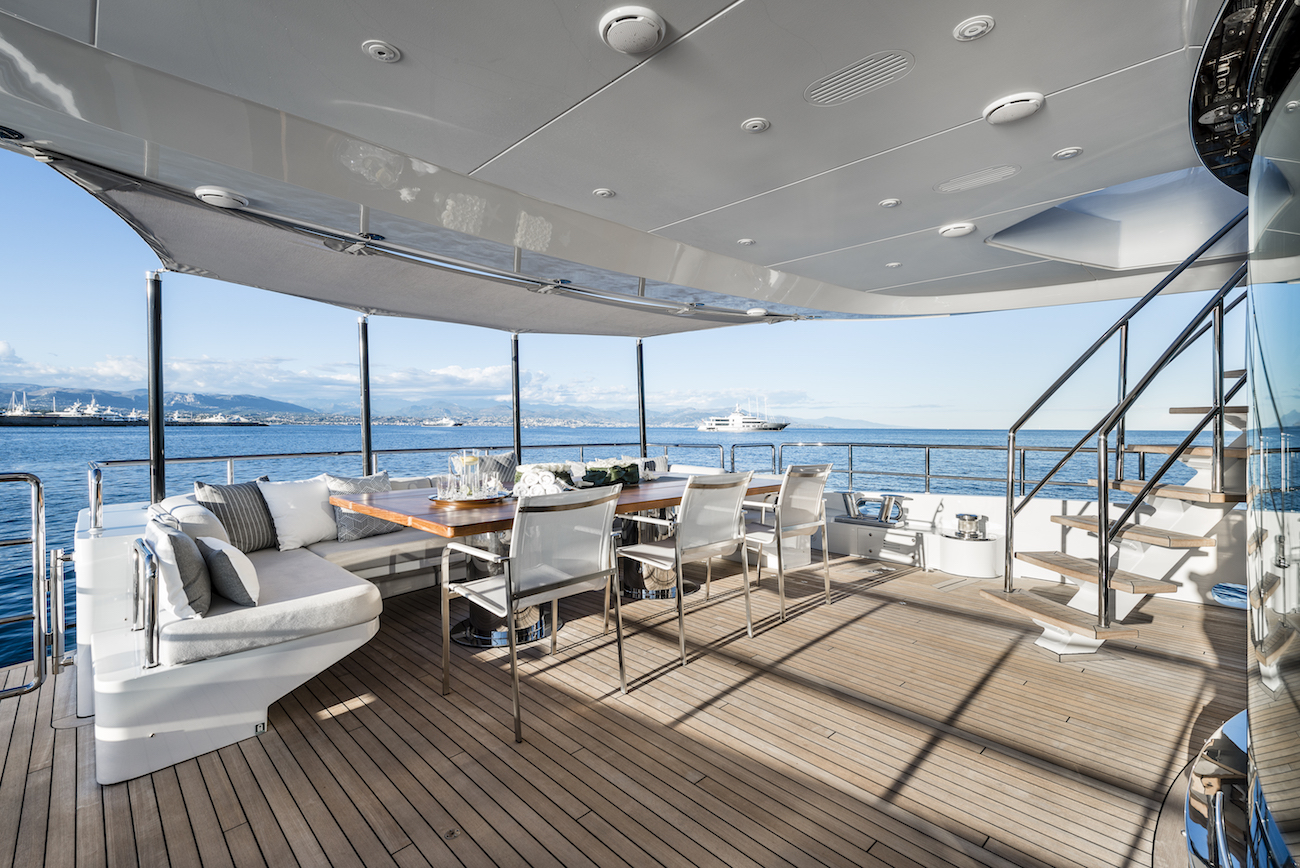 aft alfresco dining .jpg