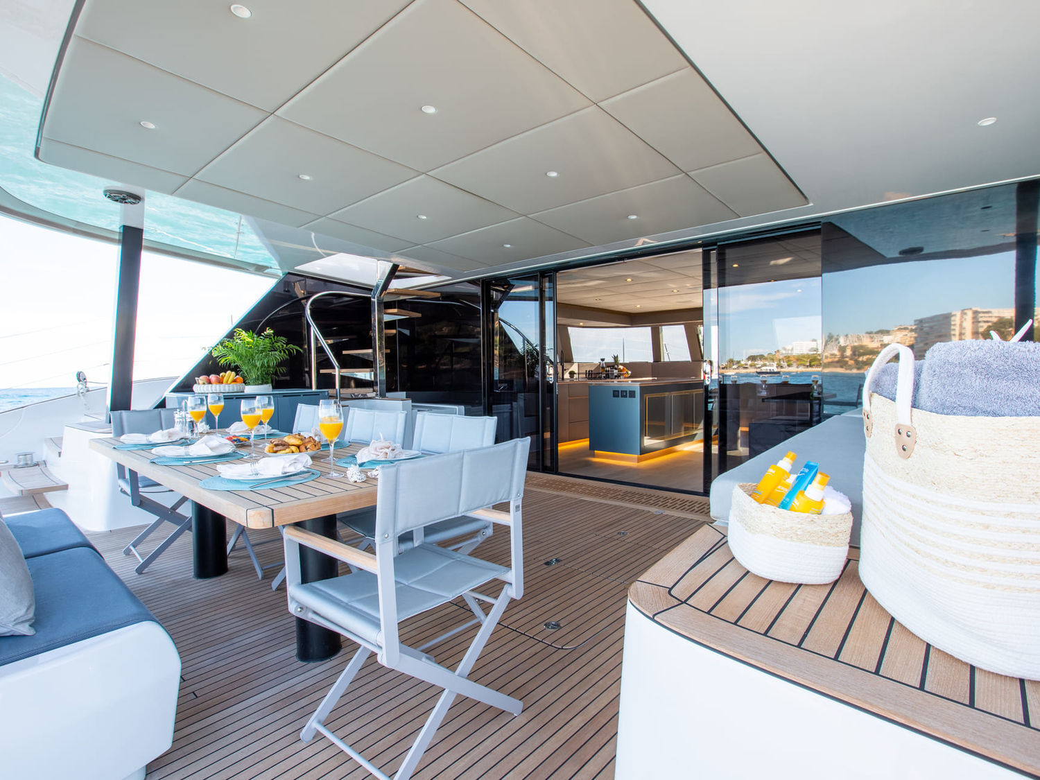 aft deck - breakfast on deck.jpg