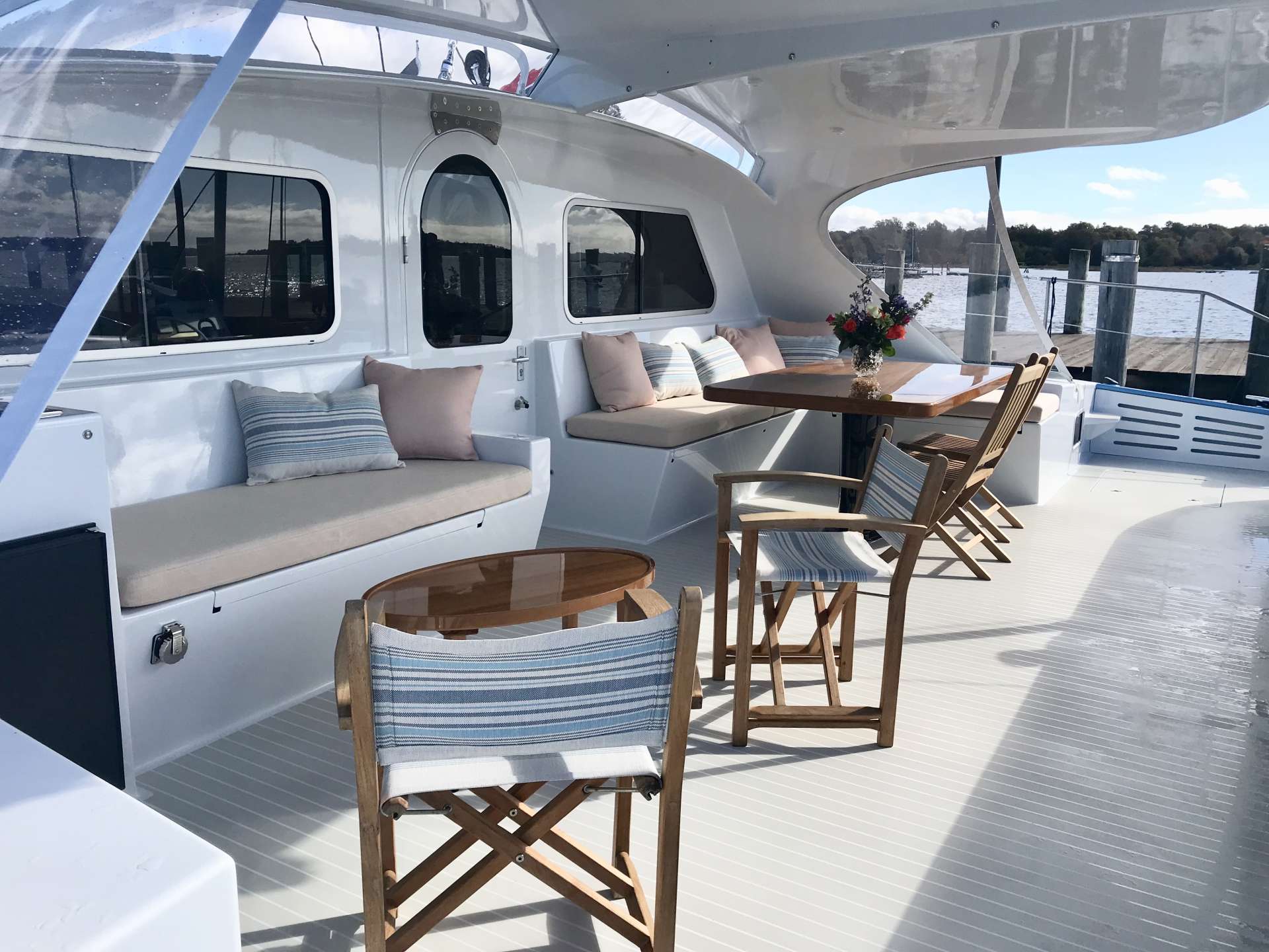 aft deck alfresco seating and dining.jpg