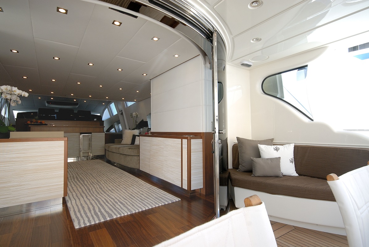 aft deck and companionway.jpg