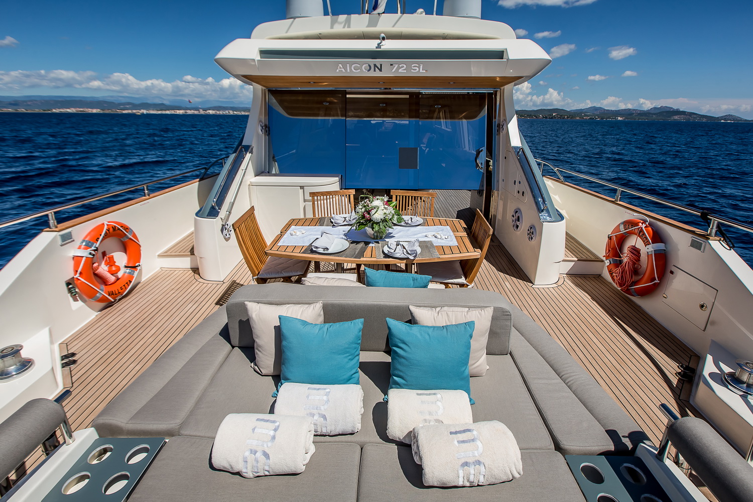 aft deck dining and sunbathing.jpg