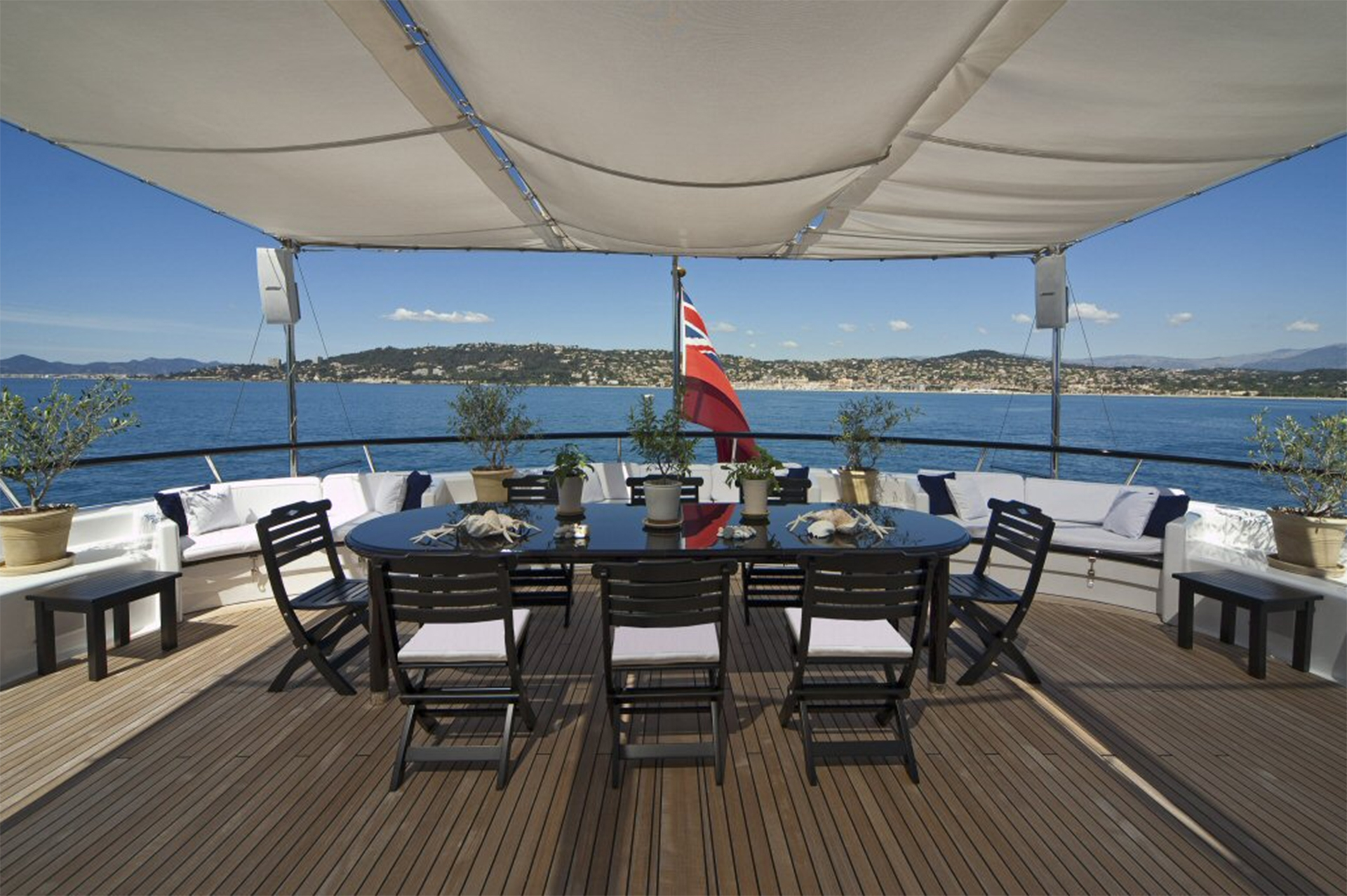 aft deck dining area alfresco.jpg