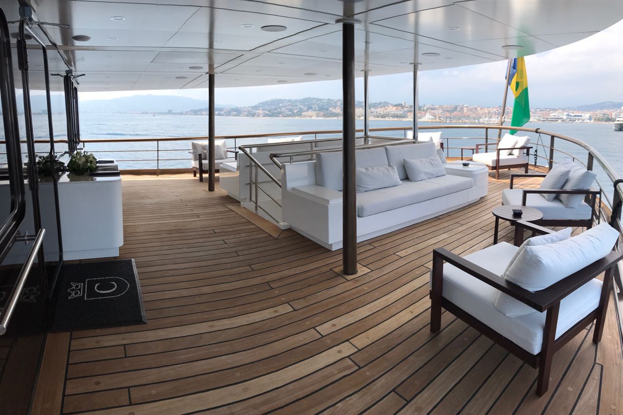 aft deck lounging and seating.jpg
