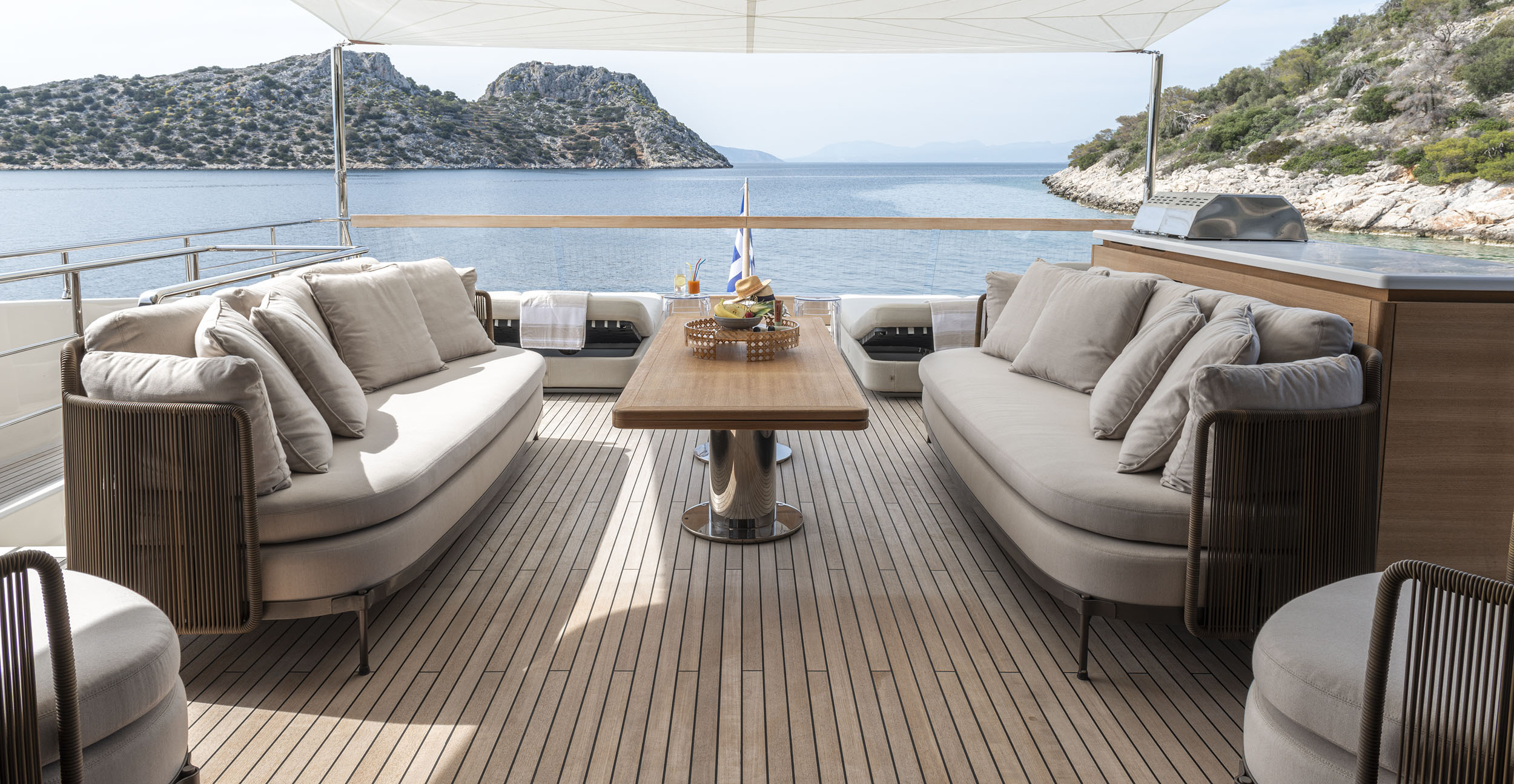 aft deck seatin g.jpg
