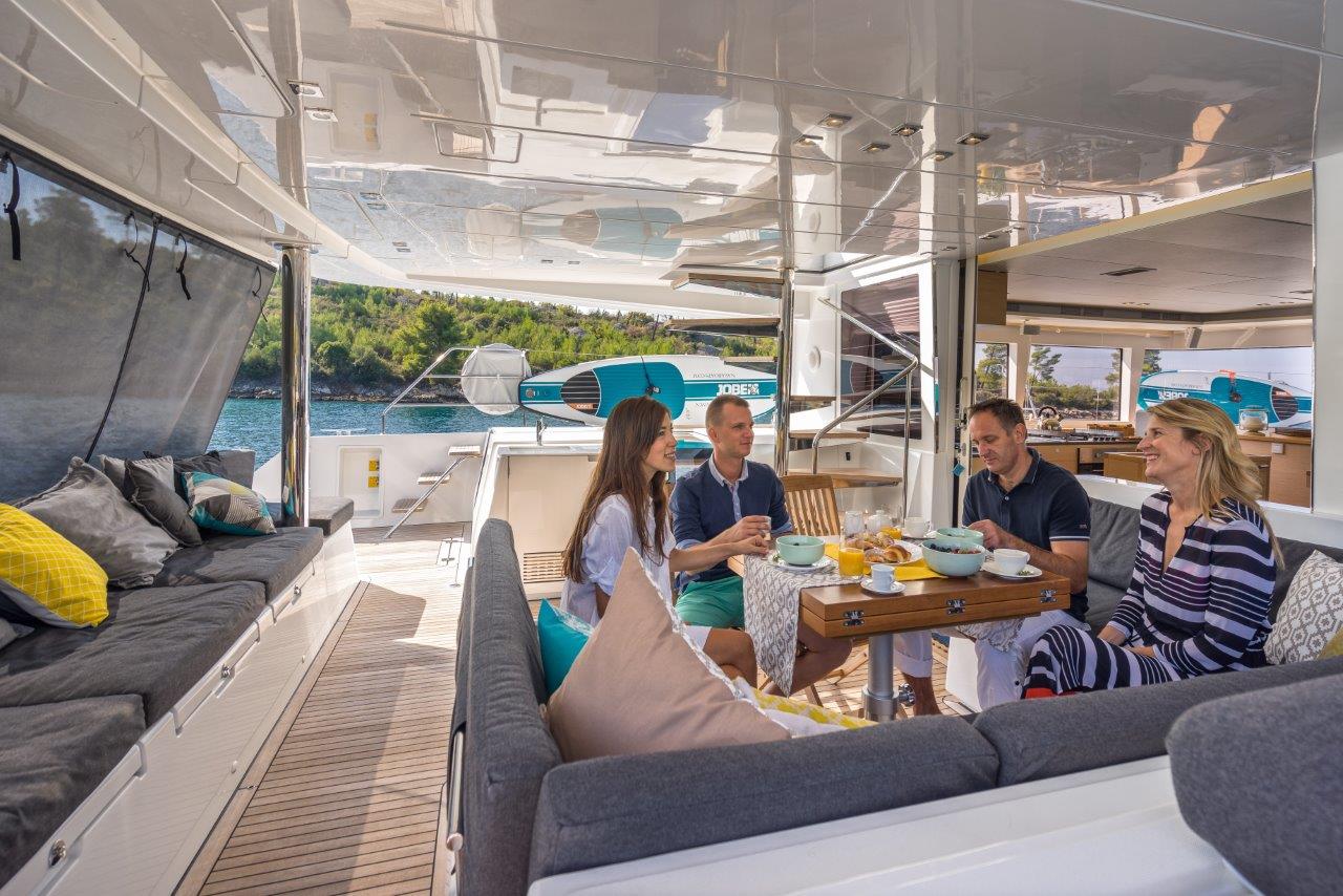 aft deck seating .jpg