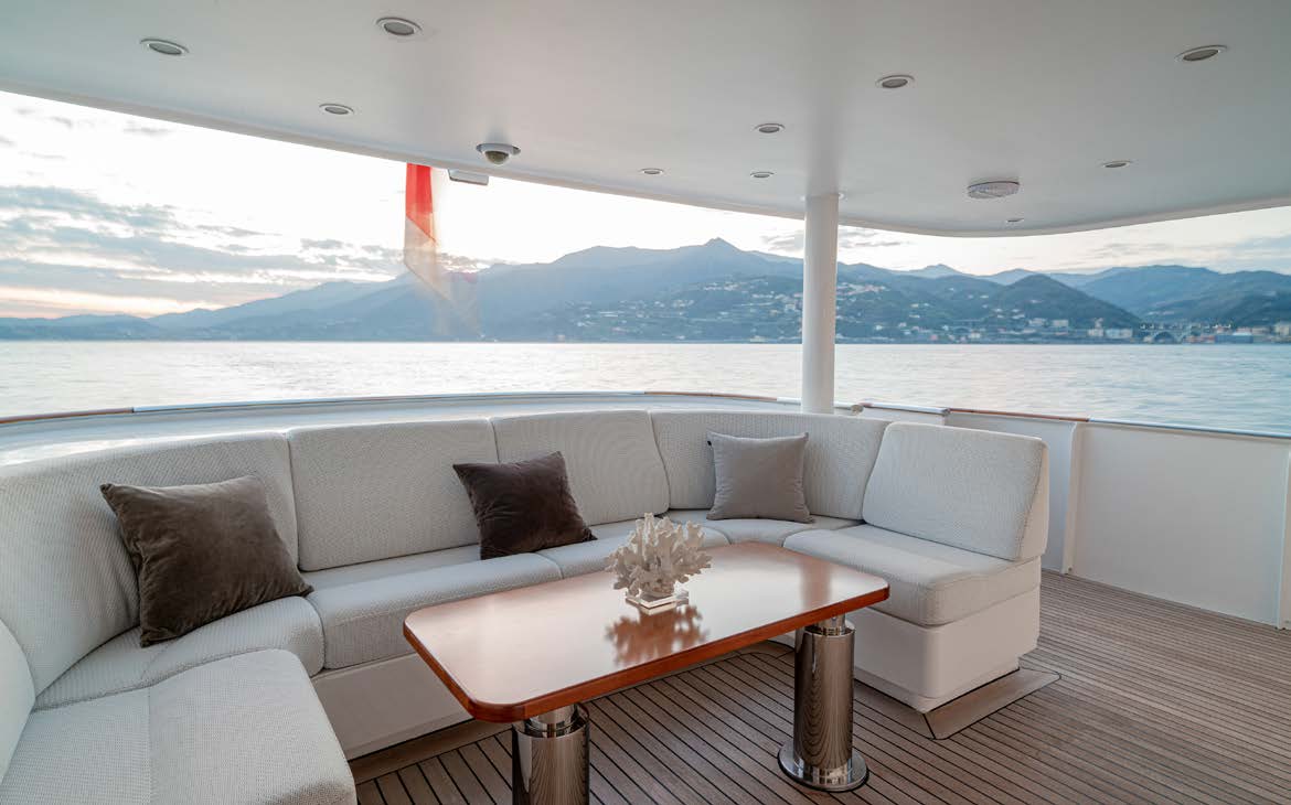 aft deck sofa.jpg