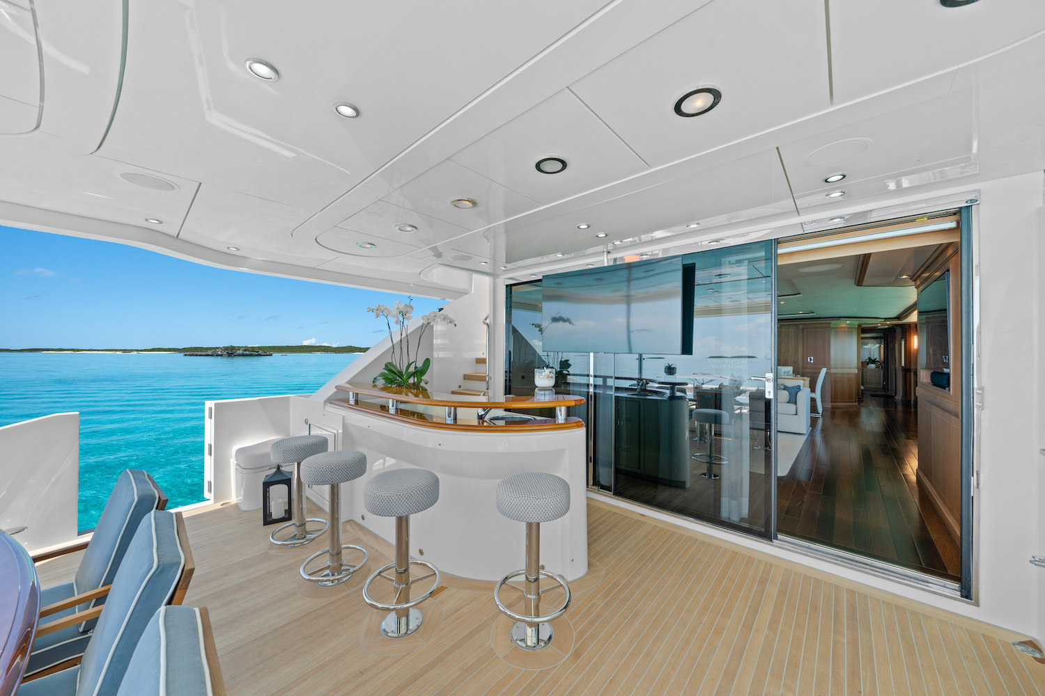 aft exterior bar.jpg