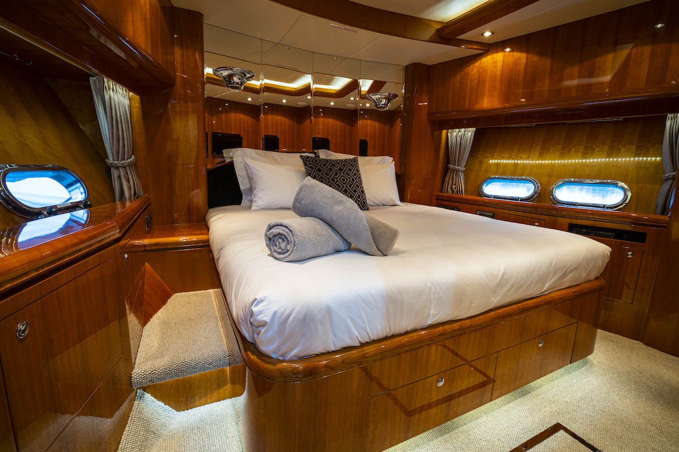 aft guest cabin .jpg