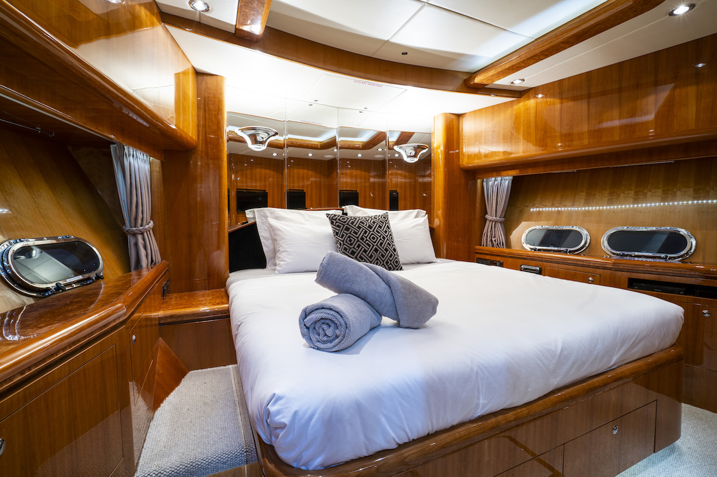 aft guest cabin. .jpg