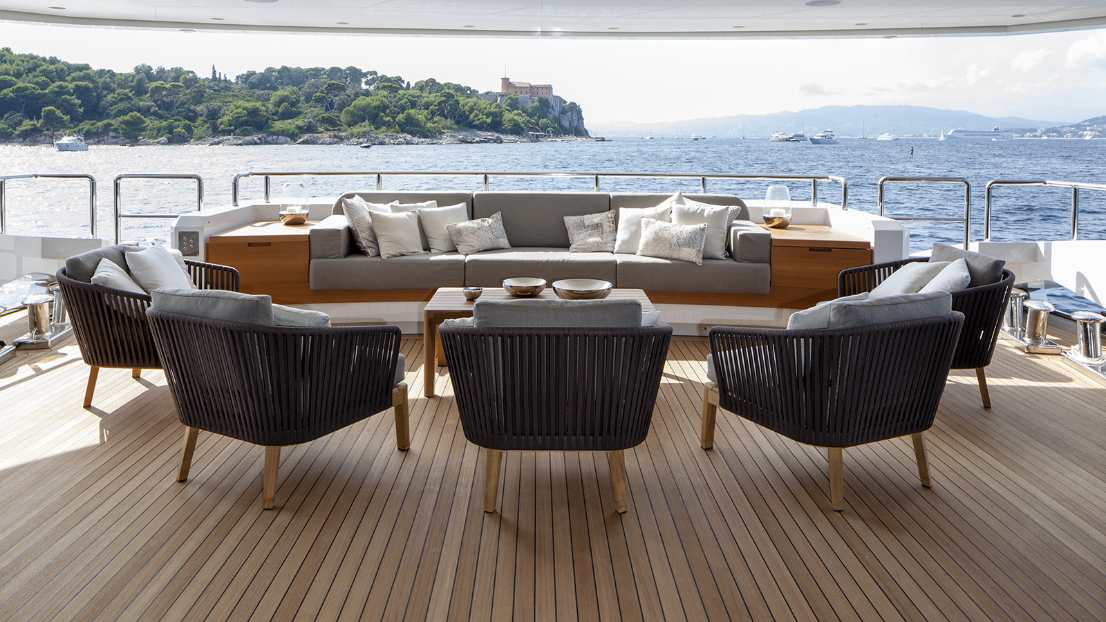 aft main deck extrior seating area.jpg