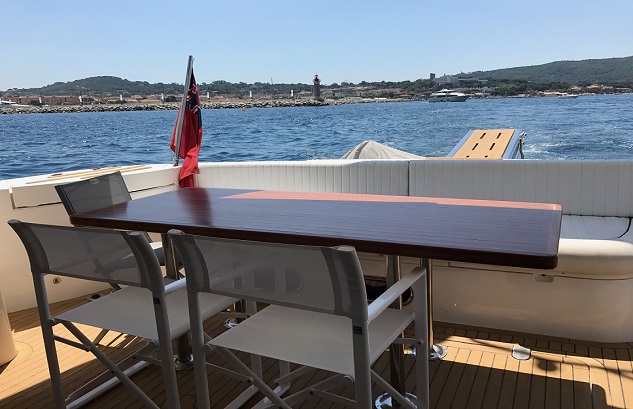 aft seating area alfresco.jpg