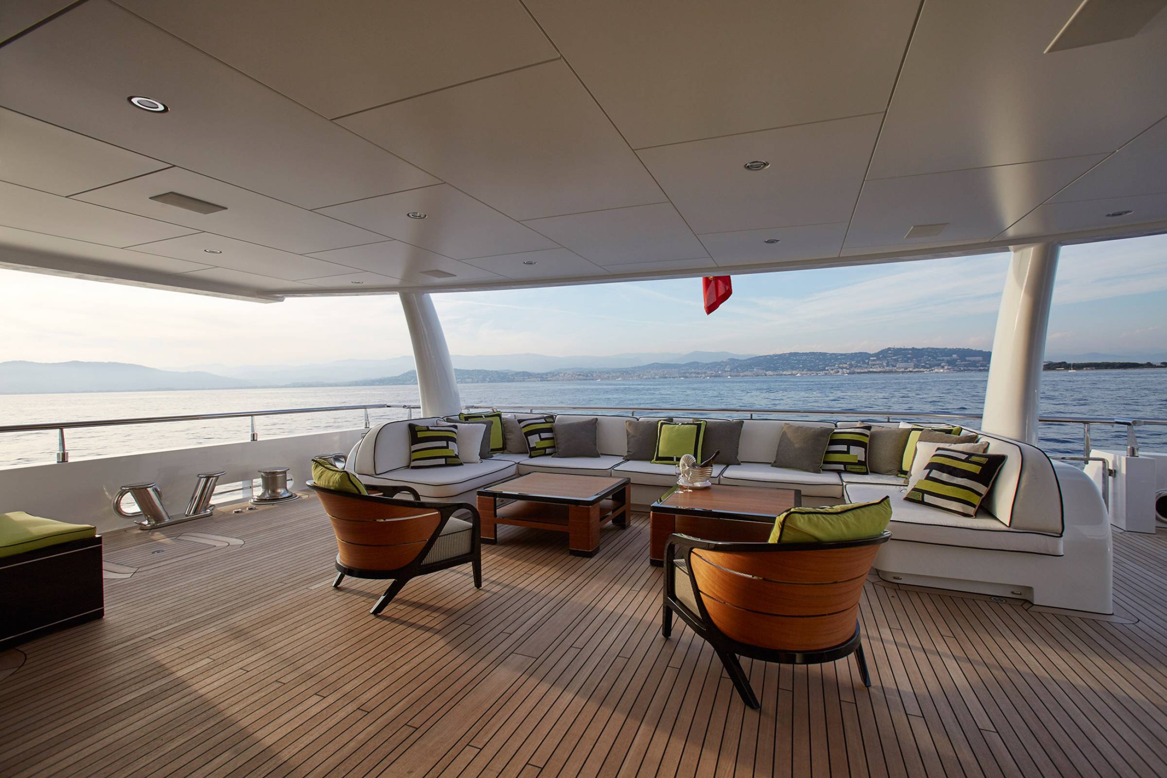 aft seating area.jpg