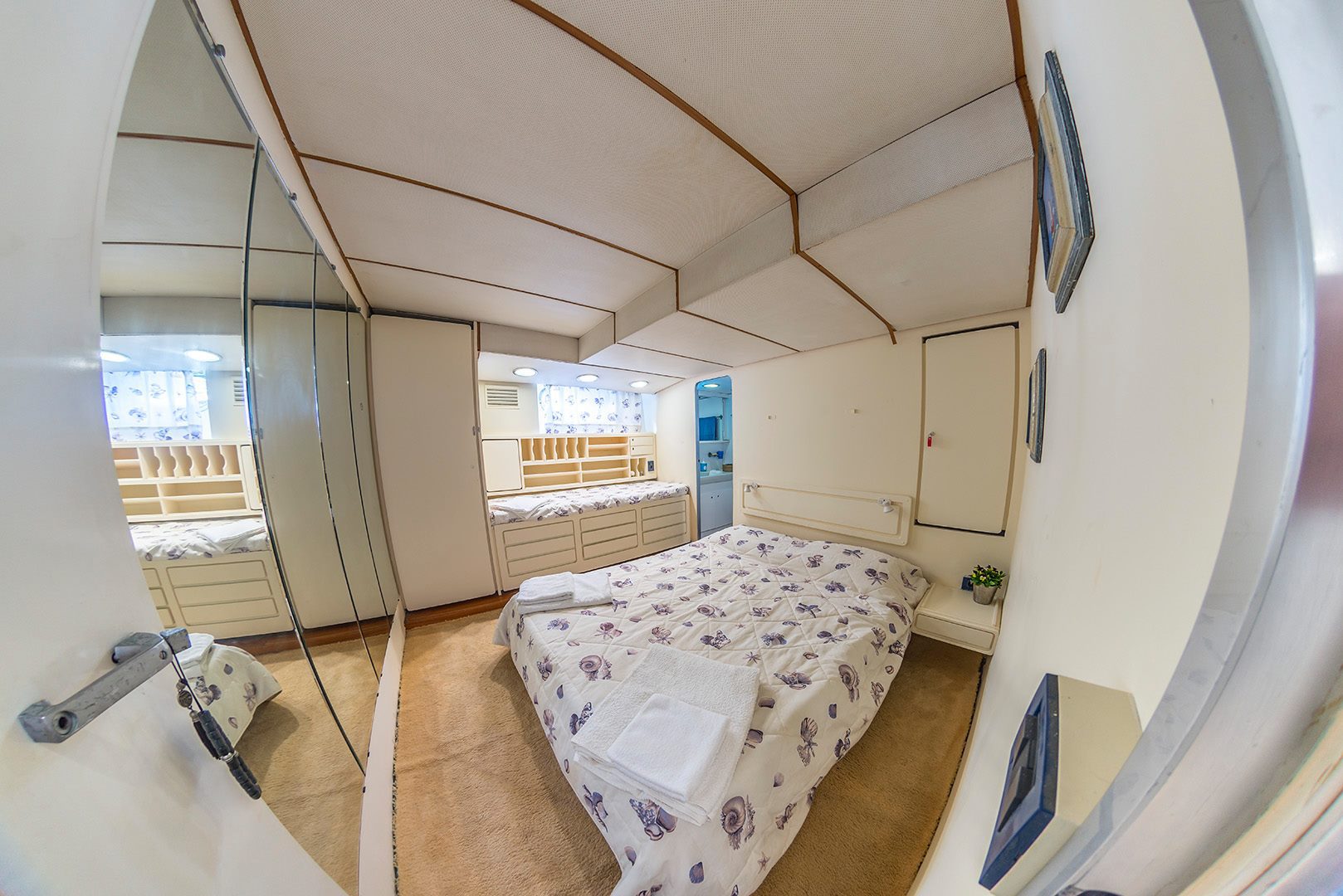 aft starboard cabin.jpg