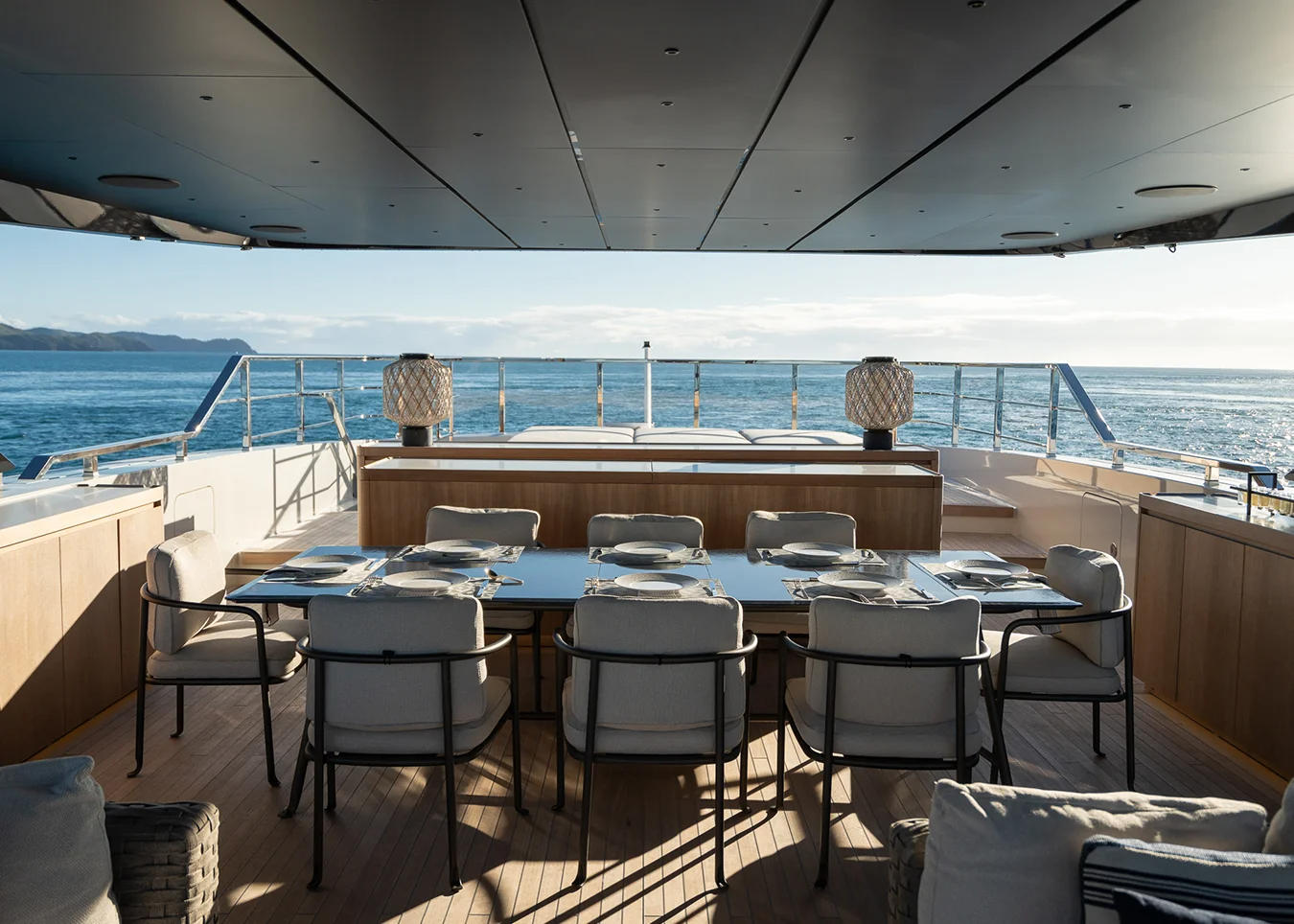 al fresco dining area on sun deck .png