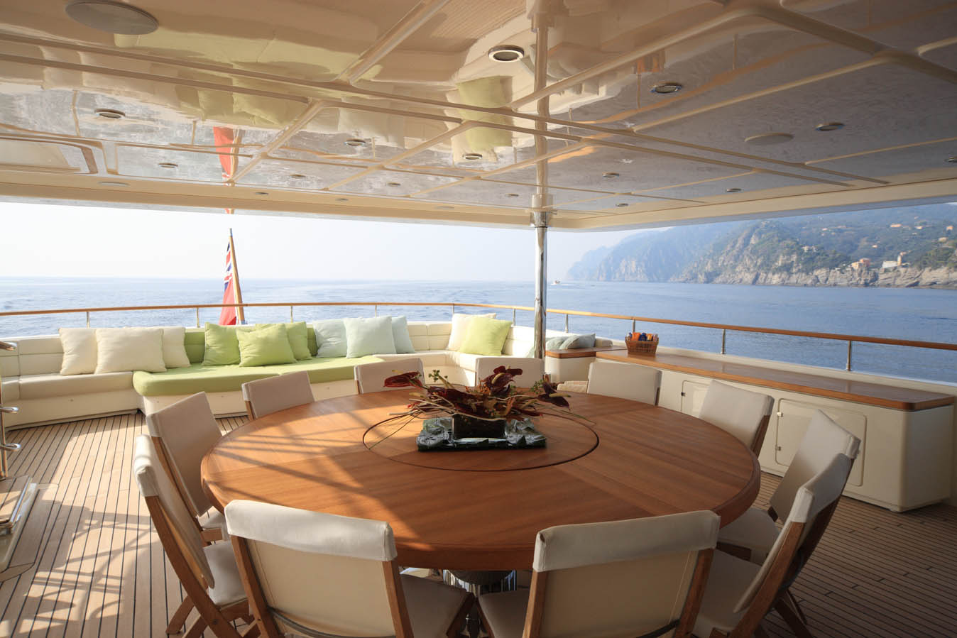 al fresco dining on the aft deck.jpg