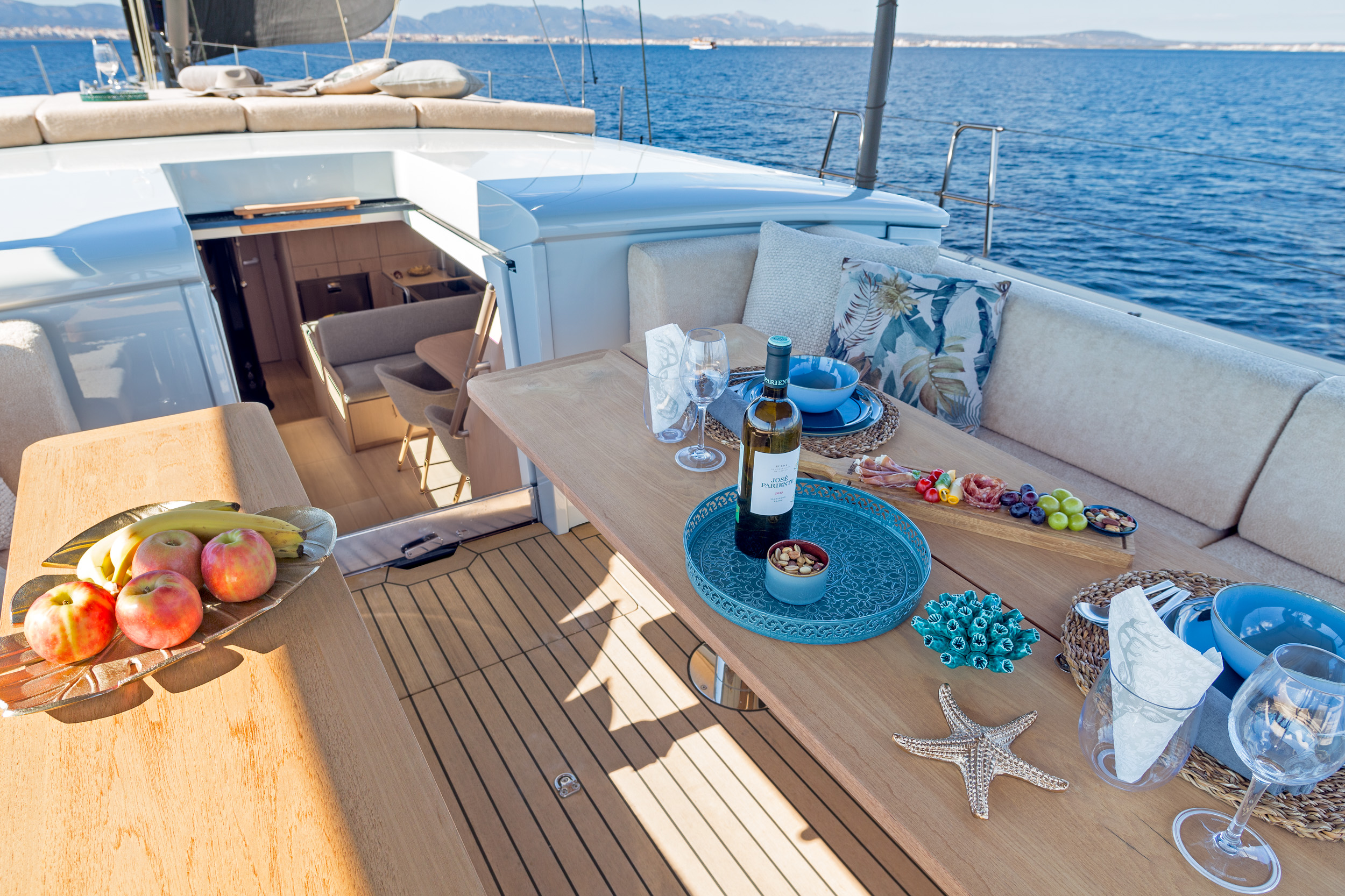 al fresco seating and dining area.jpg