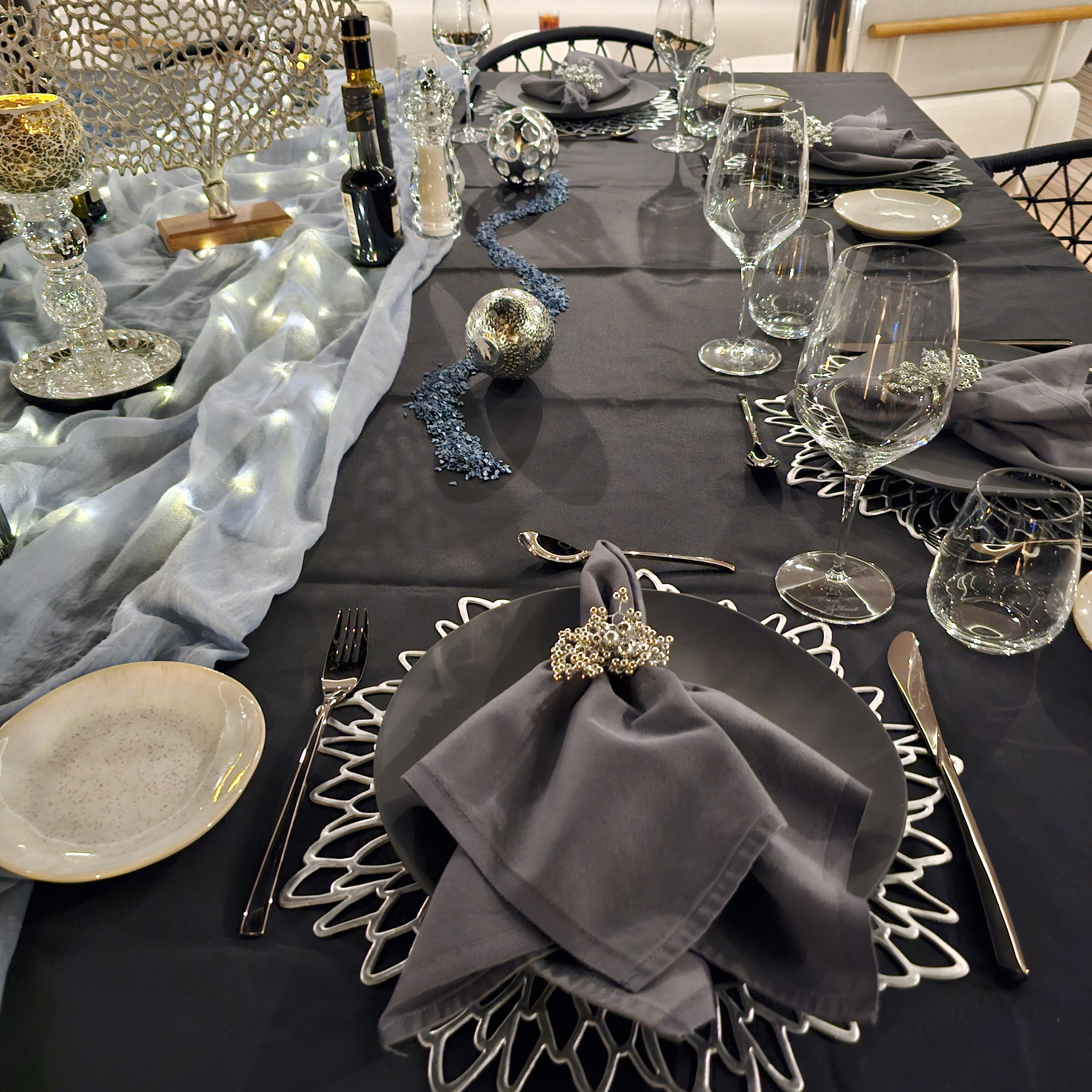 alegant dining set up.jpg