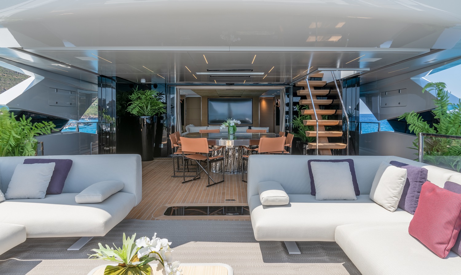 alfresco dining and seating.jpg