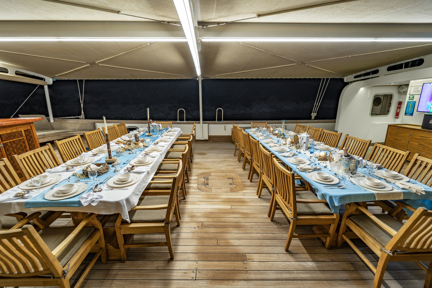 alfresco dining. .jpg