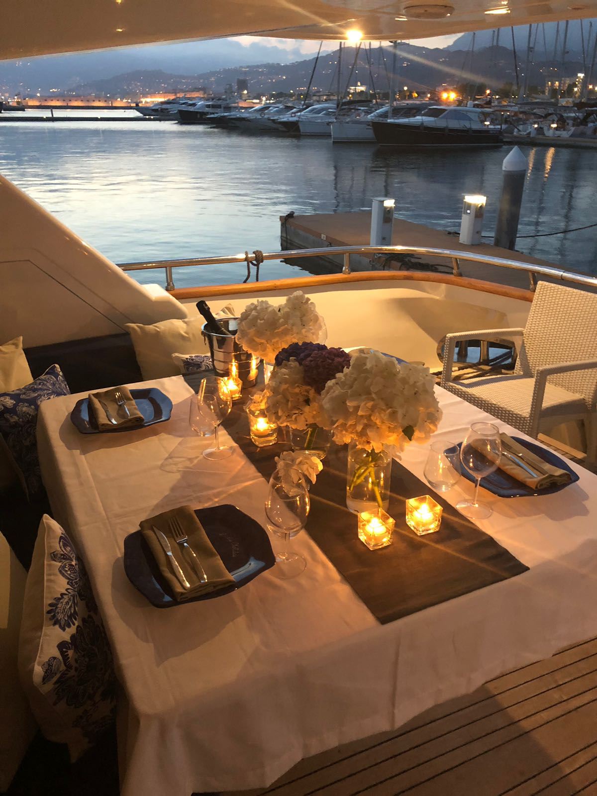 alfresco dinner.jpg